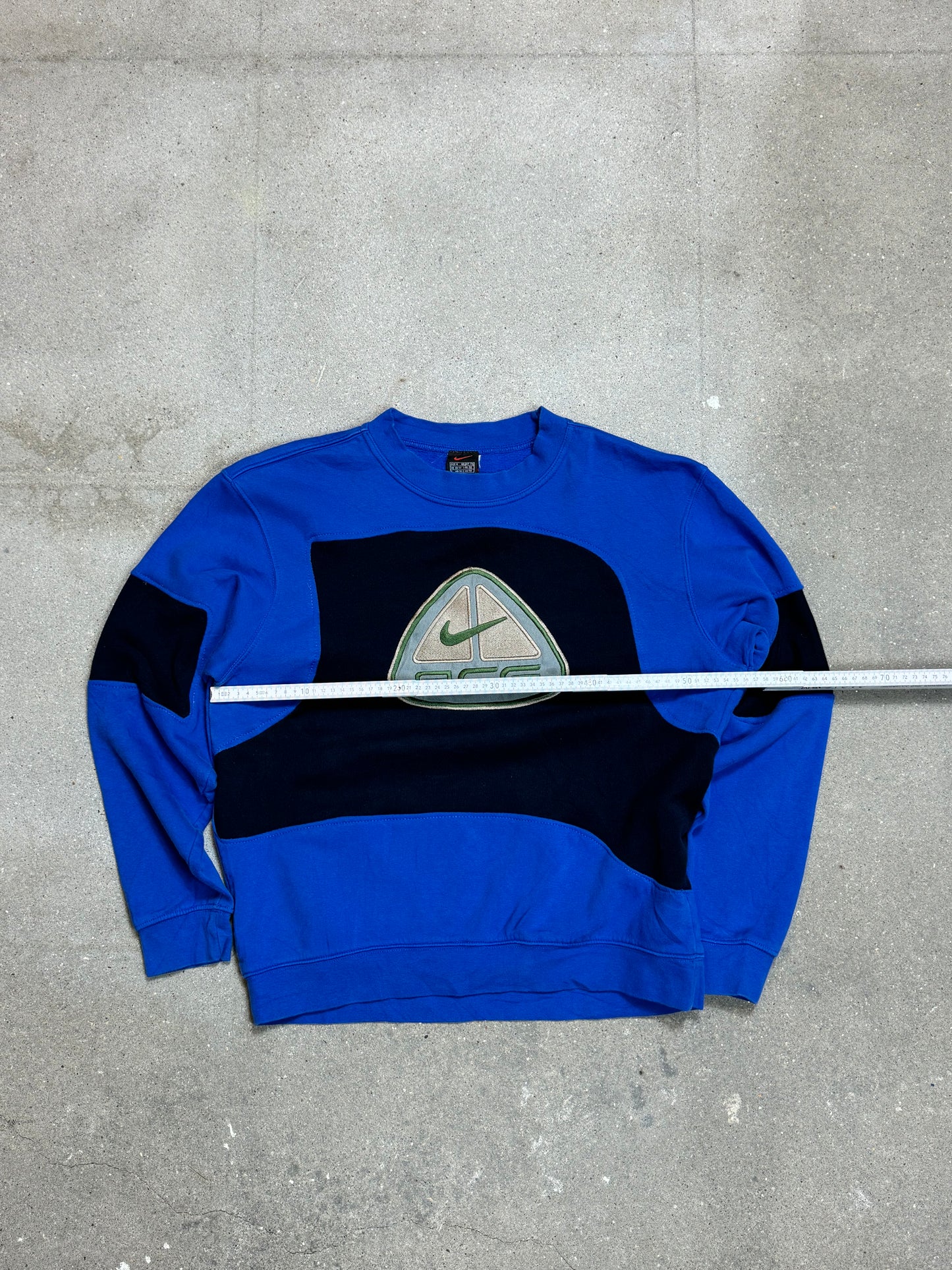 NIKE ACG VINTAGE RENEWED UPCYCLED SWEATSHIRT (LARGE)