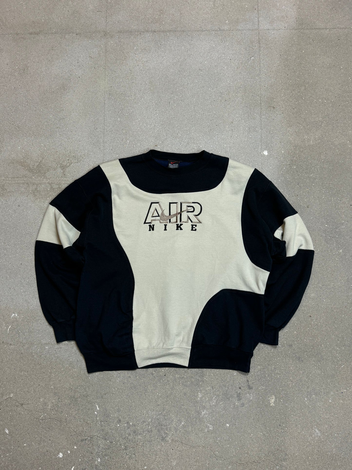 NIKE AIR LOGO RENEWED UPCYCLED SWEATSHIRT (LARGE)