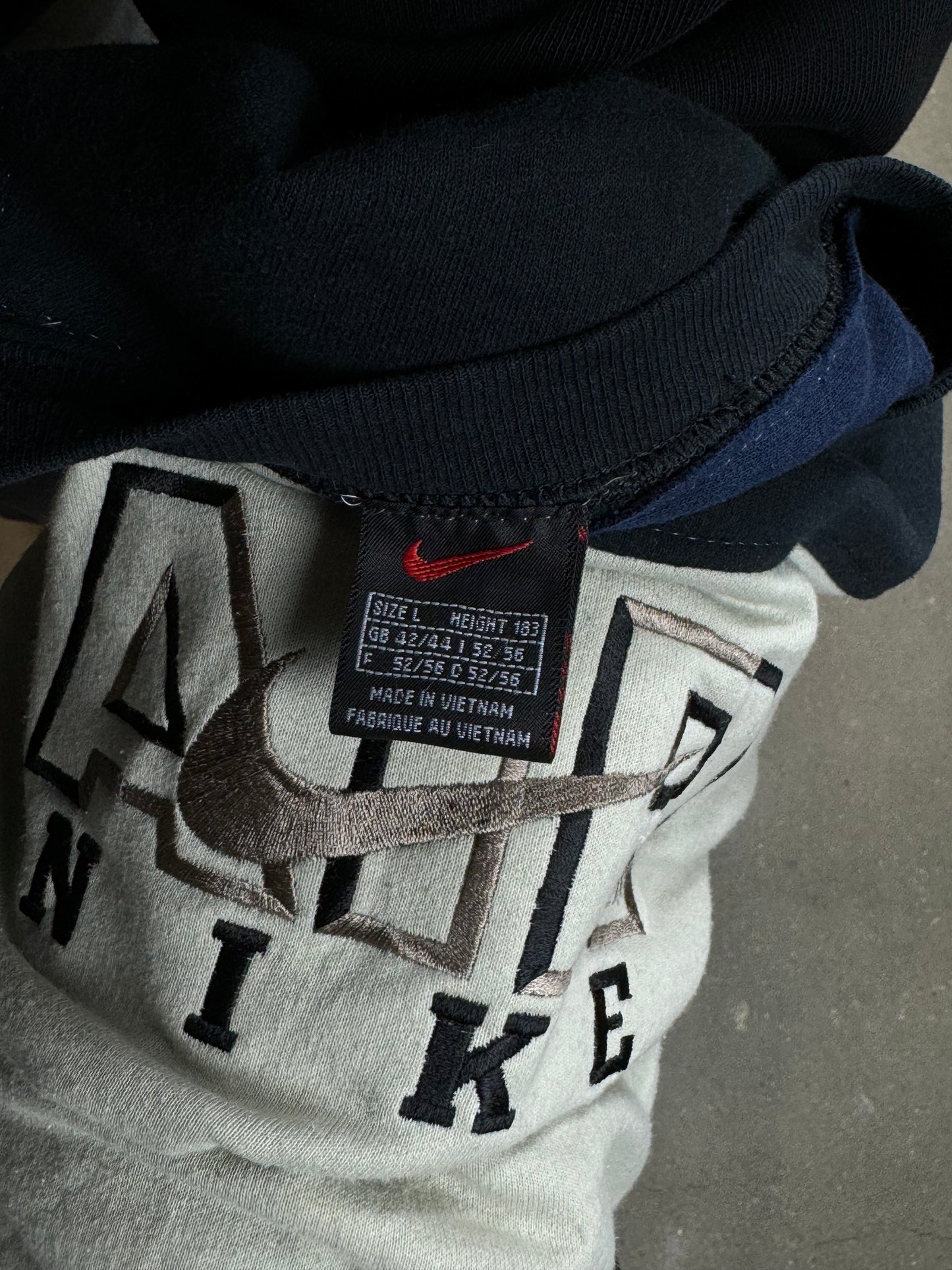 NIKE AIR LOGO RENEWED UPCYCLED SWEATSHIRT (LARGE)