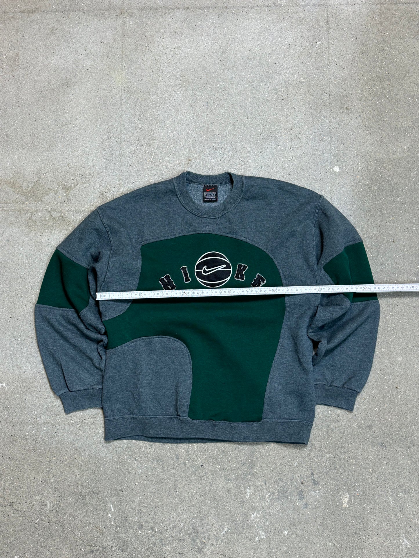 NIKE BASKETBALL REWORK SWEATSHIRT (KLEIN)
