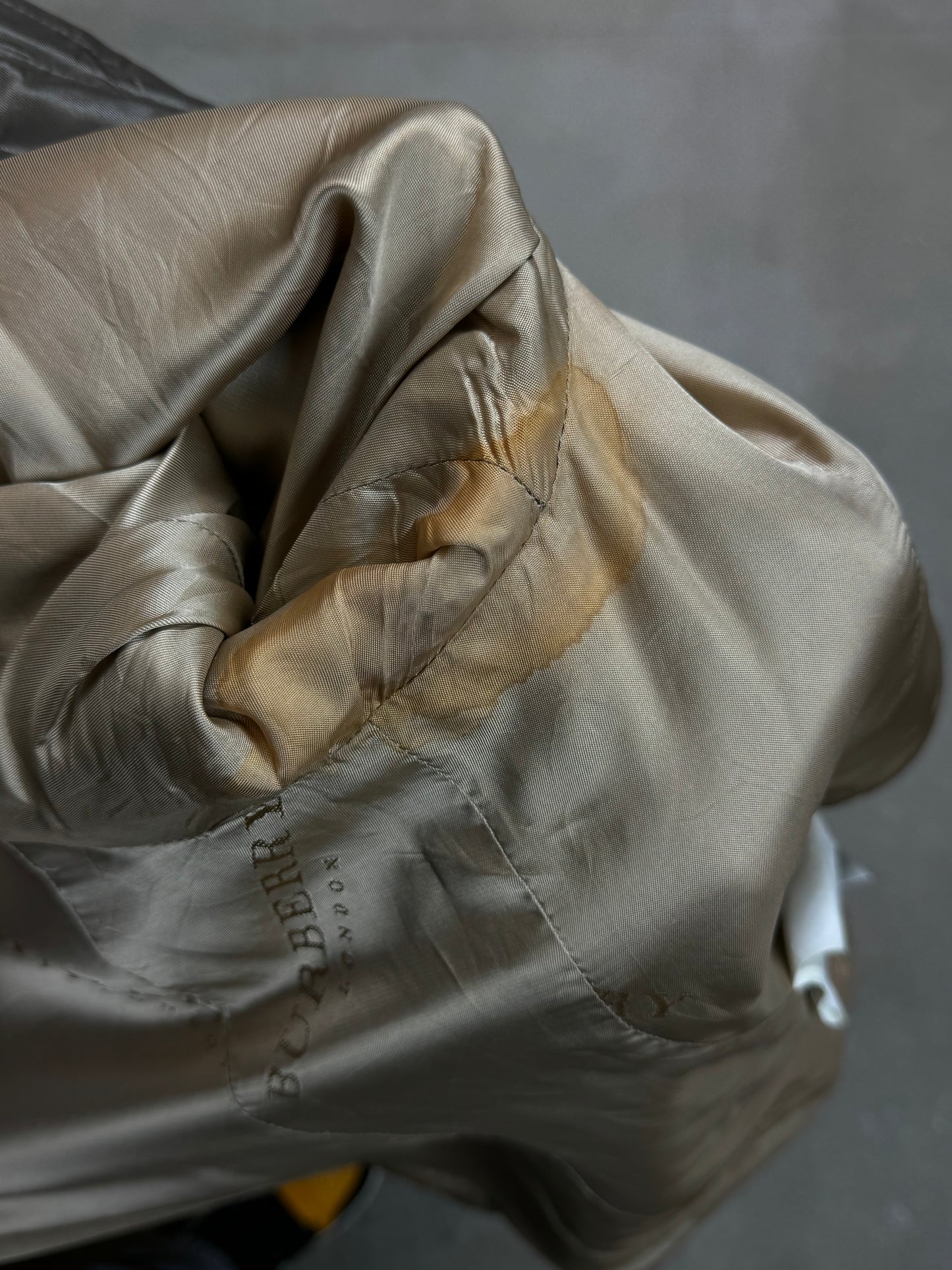 SHINY BROWN VINTAGE BURBERRY JACKET (MEDIUM)