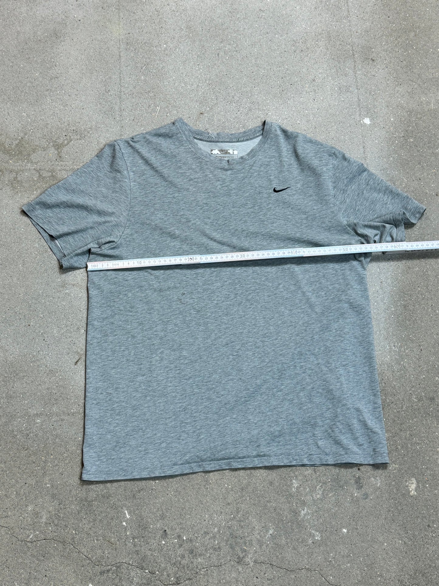 GREY VINTAGE NIKE T-SHIRT (LARGE)