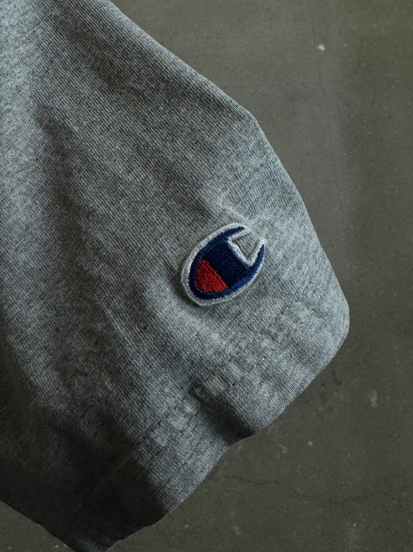 GREY VINTAGE CHAMPION SOCCER FOOTBALL T-SHIRT (XL)