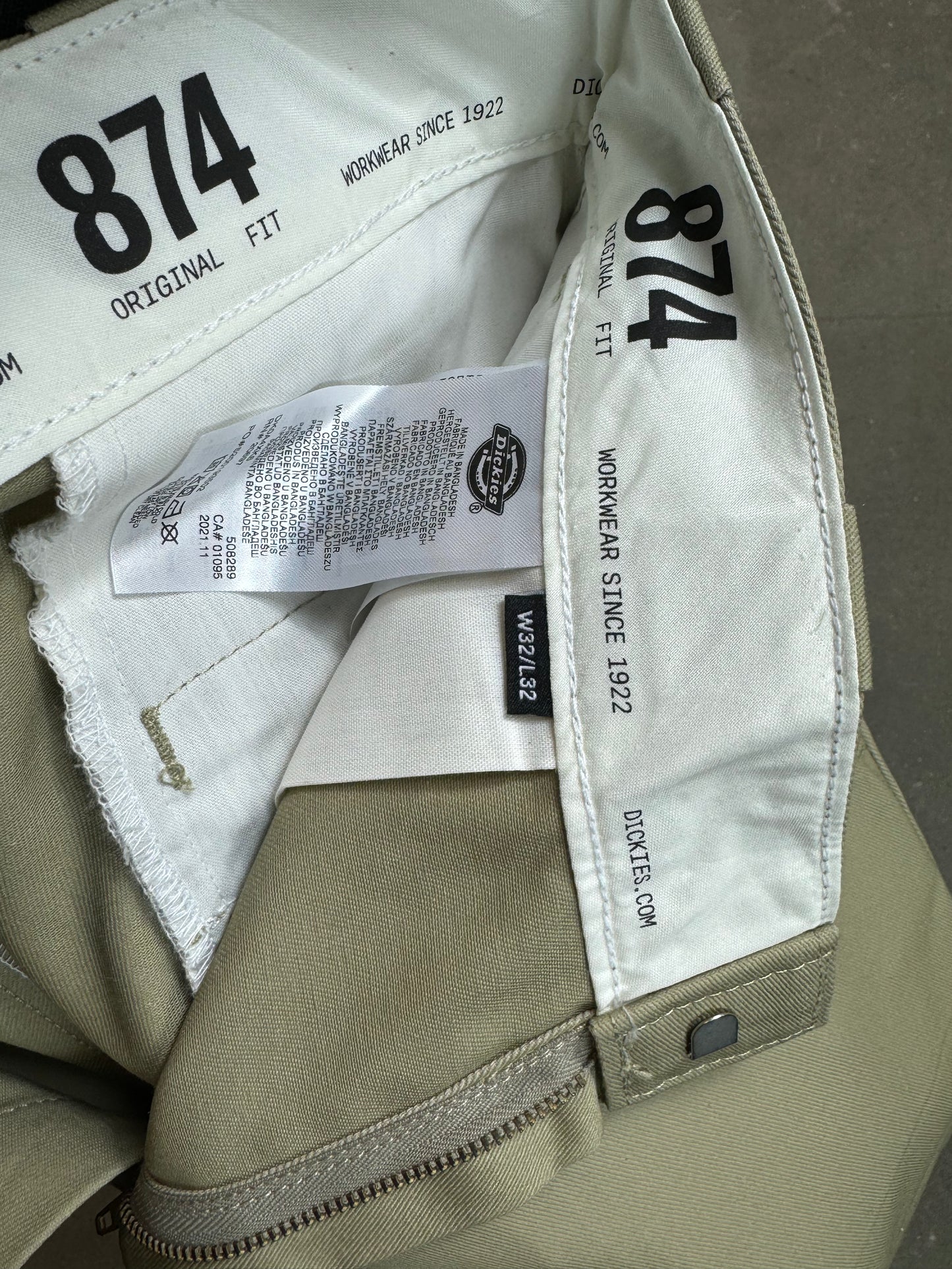 Beige Dickies 874 pants (W32"L32")