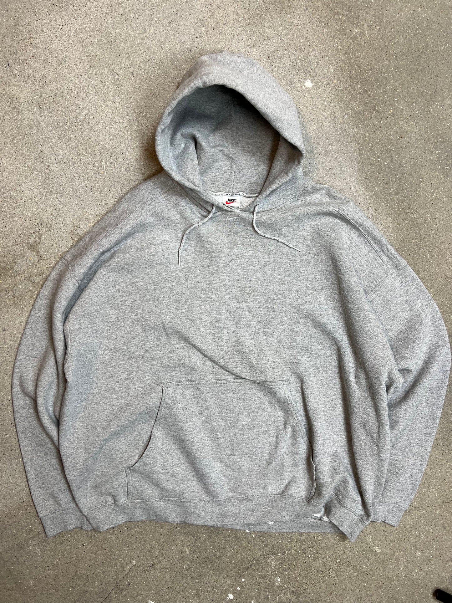 Grey Rare 1990s Nike Centre Swoosh x Spell out back-hit (Made in USA) (XL)