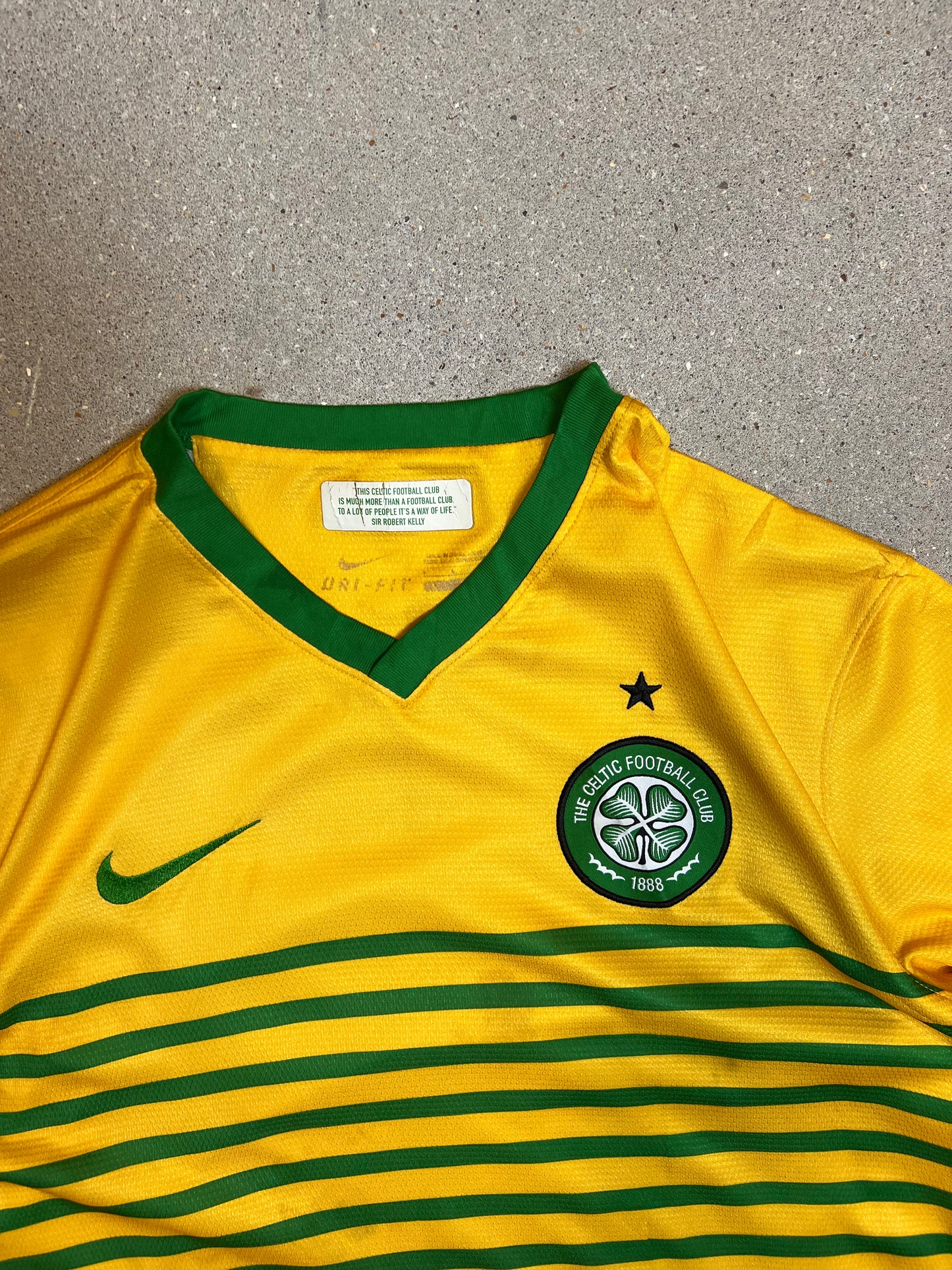 NIKE x THE CELTIC FOOTBALL CLUB 2023-14 AWAY SHIRT SPONSORLESS BLANK BACK (MEDIUM)
