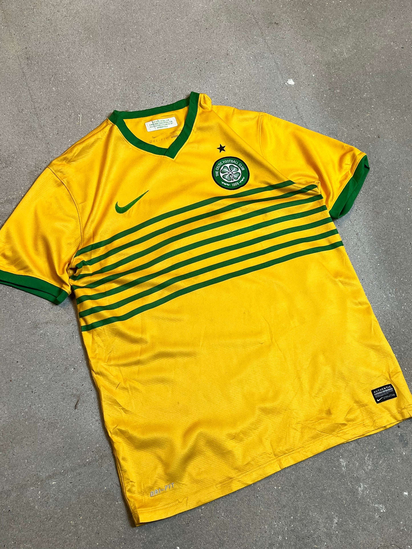 NIKE x THE CELTIC FOOTBALL CLUB 2023-14 AWAY SHIRT SPONSORLESS BLANK BACK (MEDIUM)
