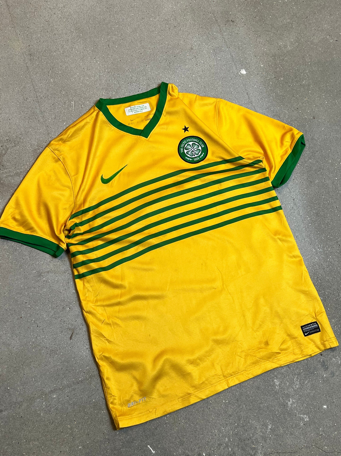 NIKE x THE CELTIC FOOTBALL CLUB 2023-14 AWAY SHIRT SPONSORLESS BLANK BACK (MEDIUM)