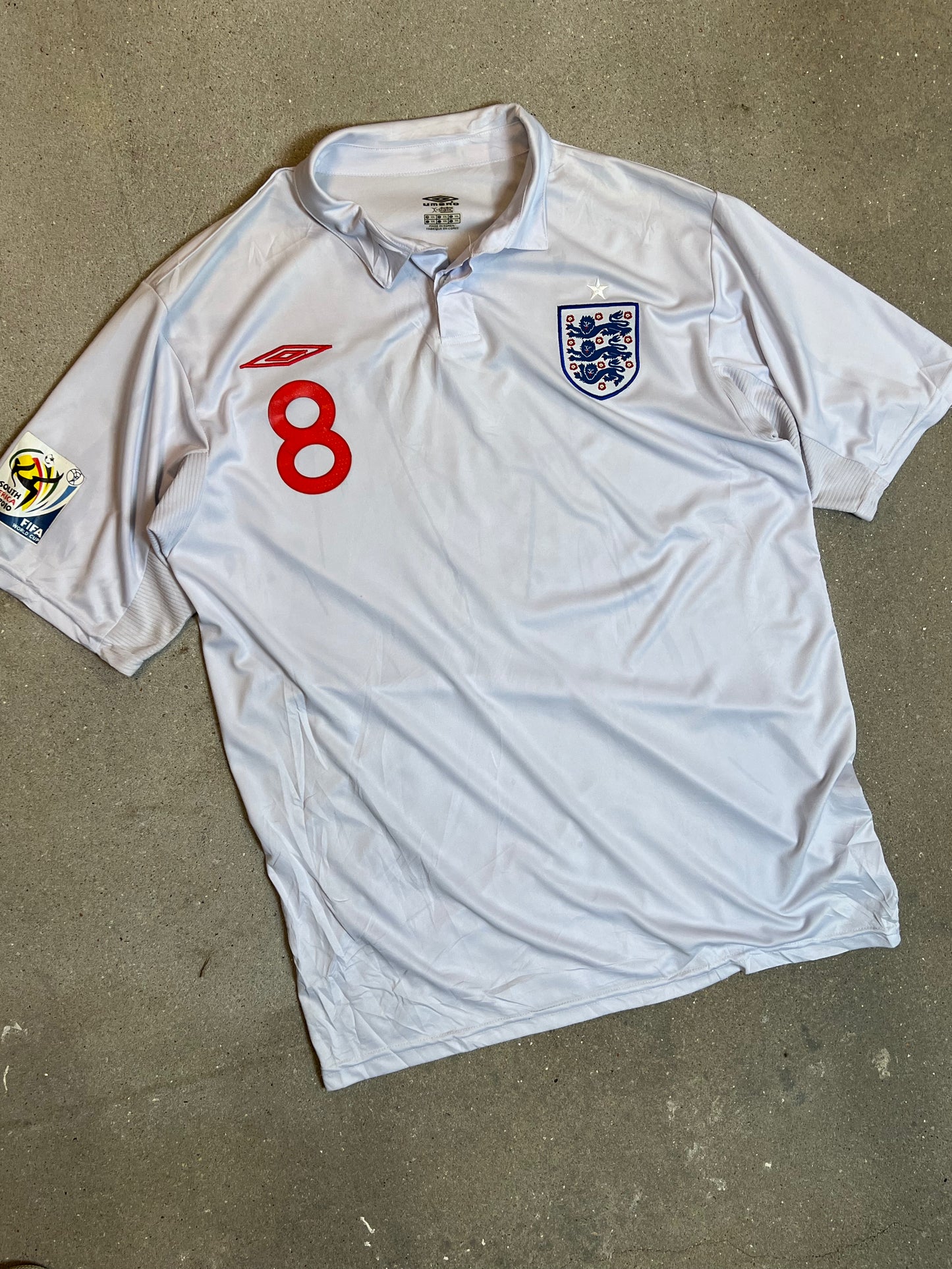 UMBRO x LAMPARD 8 ENGLAND Heimtrikot FIFA WM 2009–2010 Südafrika Fußballtrikot (mittel)