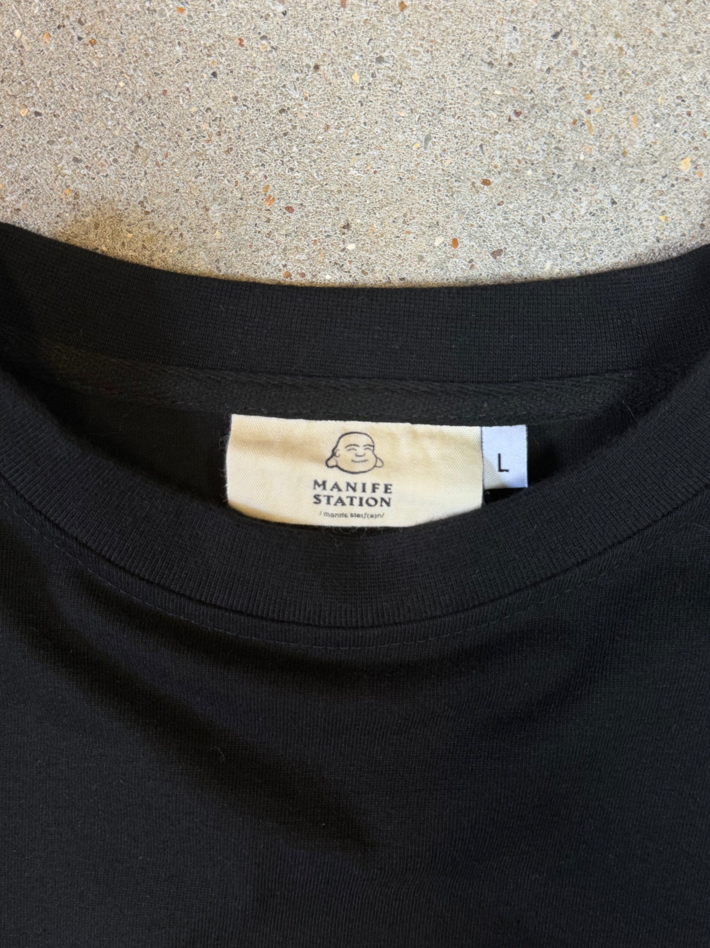 Schwarz/Weißes Manifestation Heavyweight Boxy Statement T-Shirt (hergestellt in NL 🇳🇱)