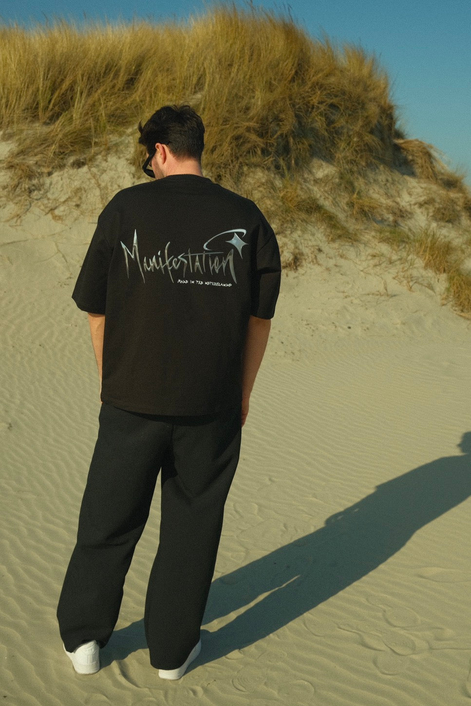 Schwarz/Weißes Manifestation Heavyweight Boxy Statement T-Shirt (hergestellt in NL 🇳🇱)