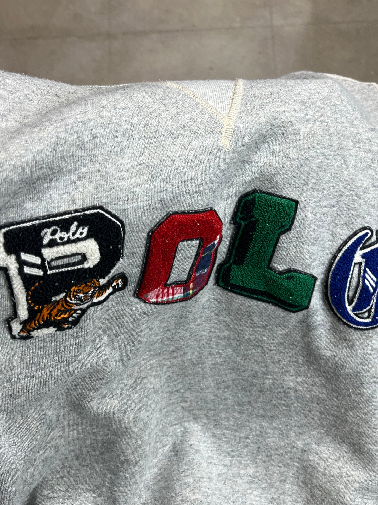 GRAUES VINTAGE RALPH LAUREN POLO SPELLOUT SWEATSHIRT (XL)
