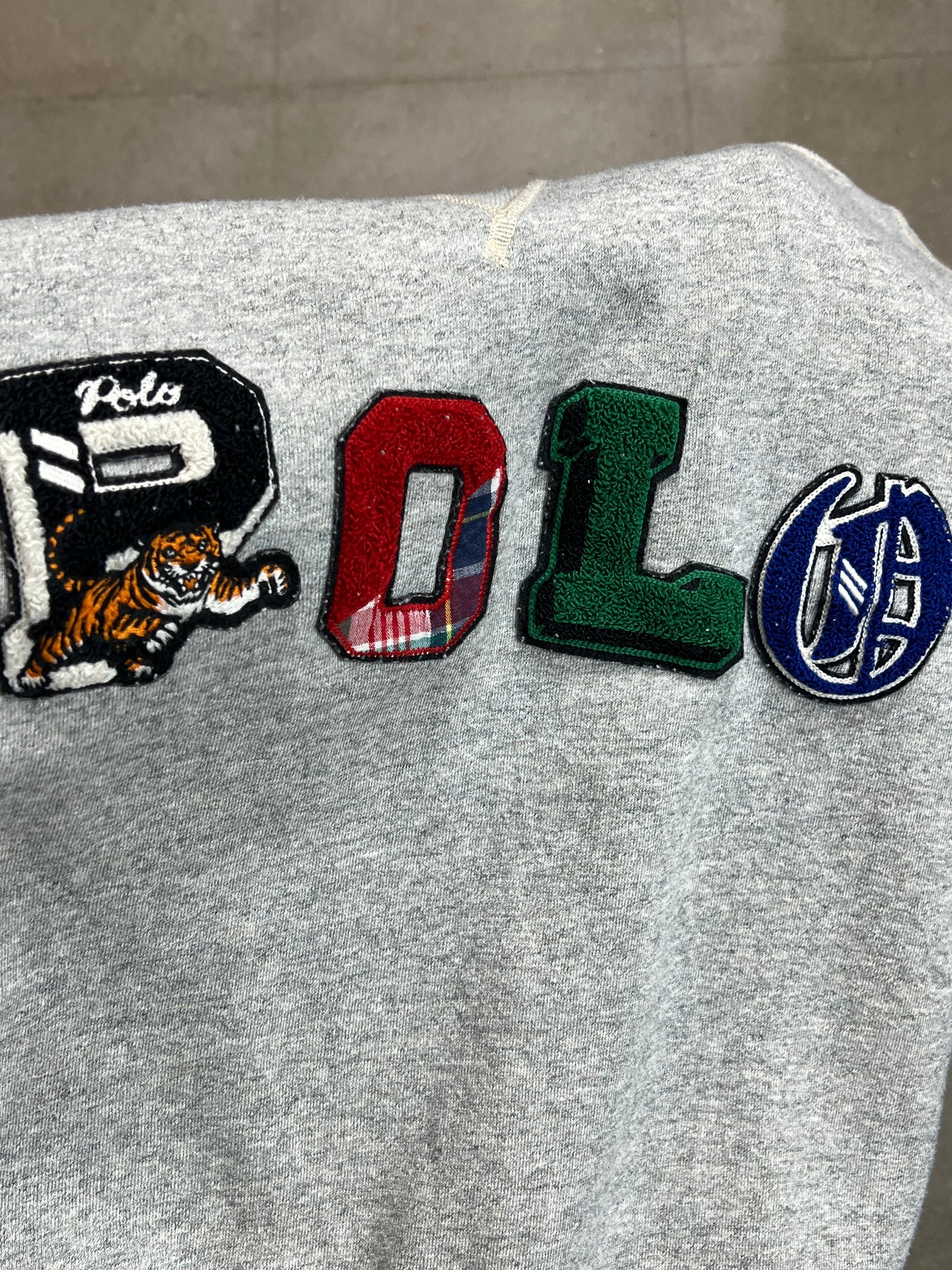 GRAUES VINTAGE RALPH LAUREN POLO SPELLOUT SWEATSHIRT (XL)
