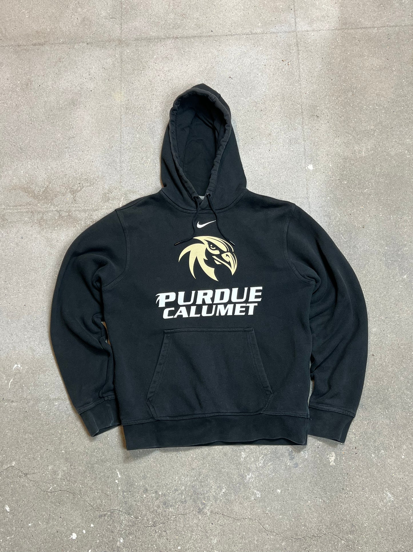 FADED BLACK VINTAGE NIKE 'CENTRE SWOOSH' UNIVERSITY HOODIE (S)