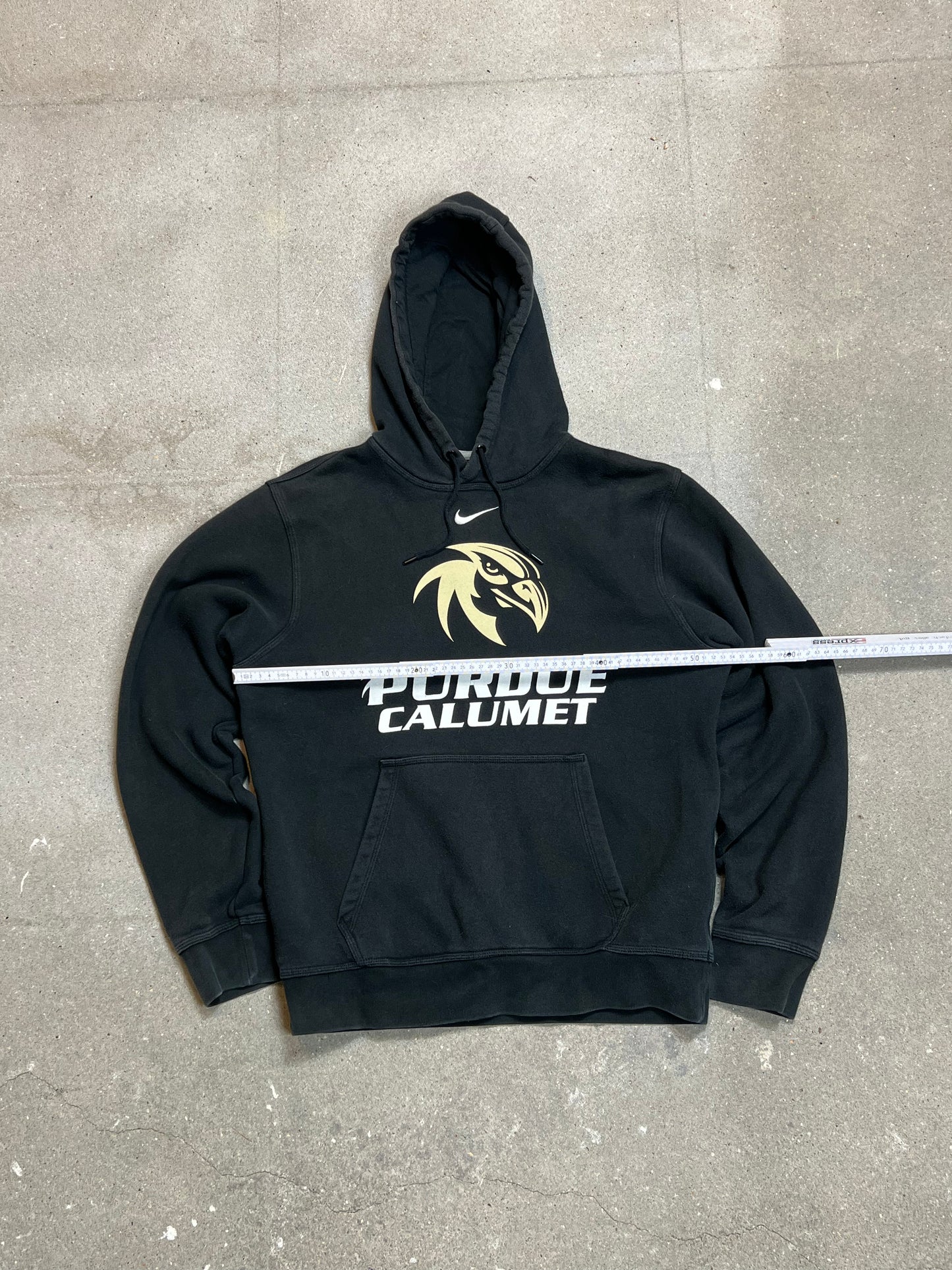 FADED BLACK VINTAGE NIKE 'CENTRE SWOOSH' UNIVERSITY HOODIE (S)