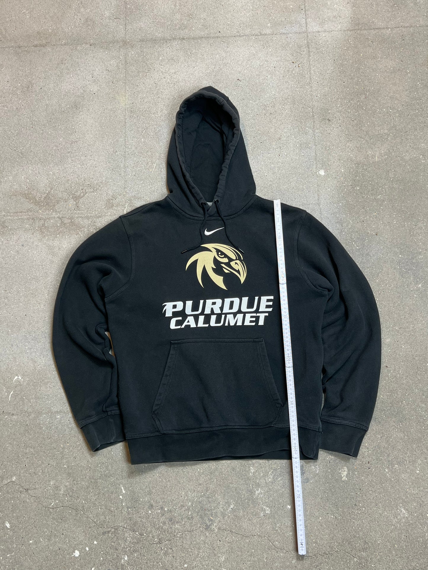 FADED BLACK VINTAGE NIKE 'CENTRE SWOOSH' UNIVERSITY HOODIE (S)
