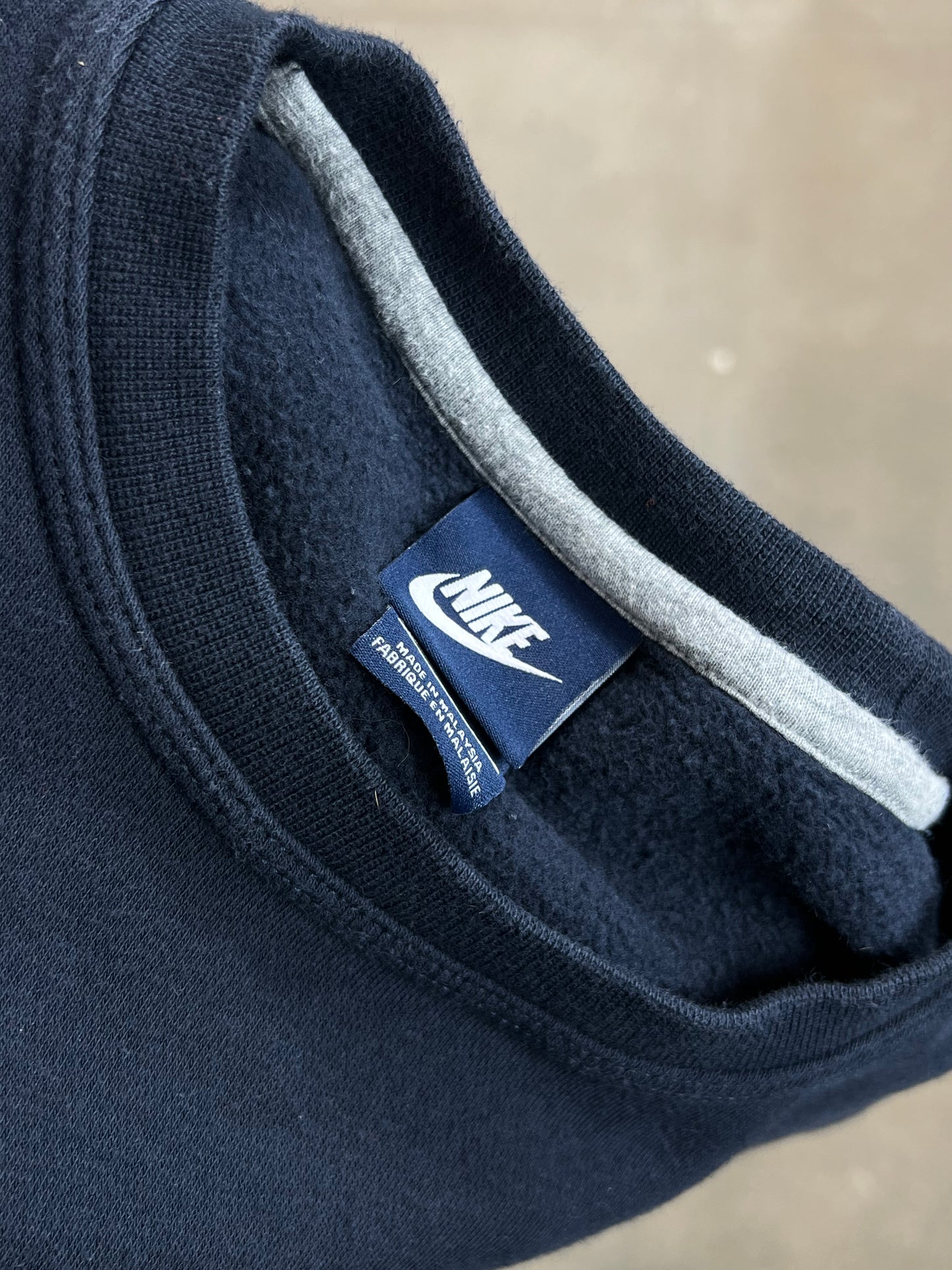 Vintage-Sweatshirt von NIKE in dunklem Marineblau (mittelgroß)