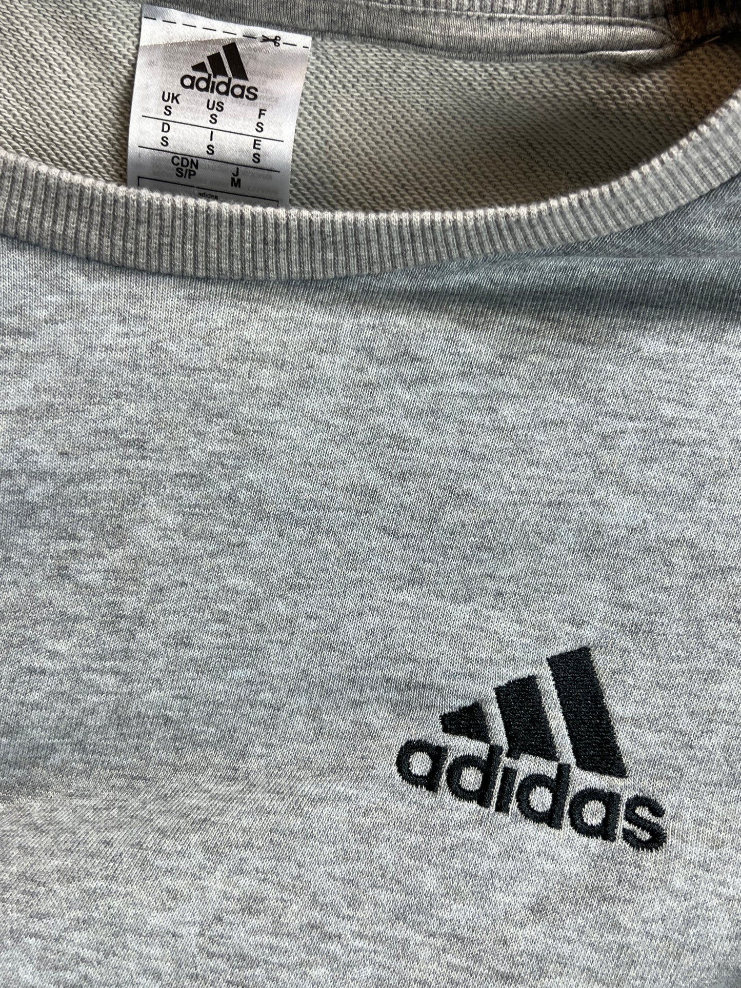 GRAUES VINTAGE ADIDAS SWEATSHIRT (KLEIN)