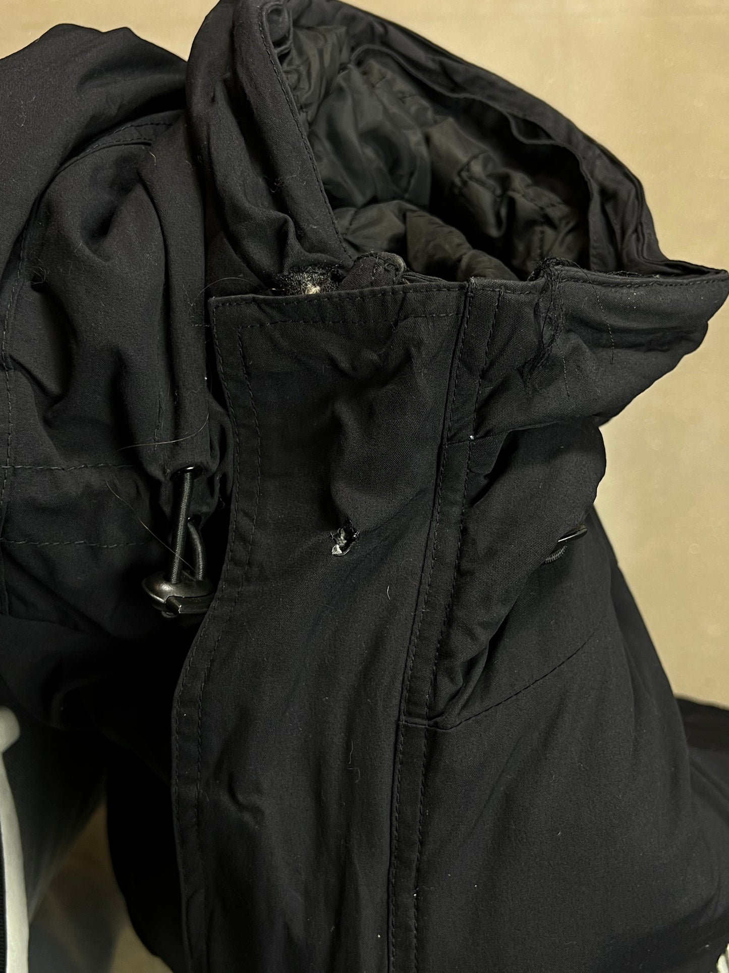 BLACK VINTAGE HELLY HANSON JACKET (LARGE)