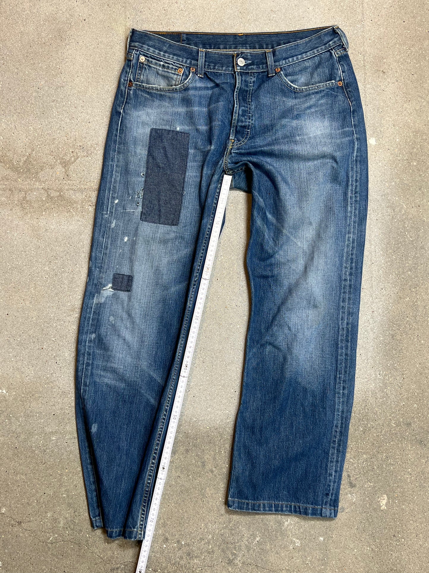 Levi's 501 Jeans Mittelalter, ausgewaschener, reparierter Vintage-Denim (W34" L36)