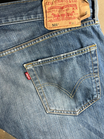 Levi's 501 Jeans Mittelalter, ausgewaschener, reparierter Vintage-Denim (W34" L36)