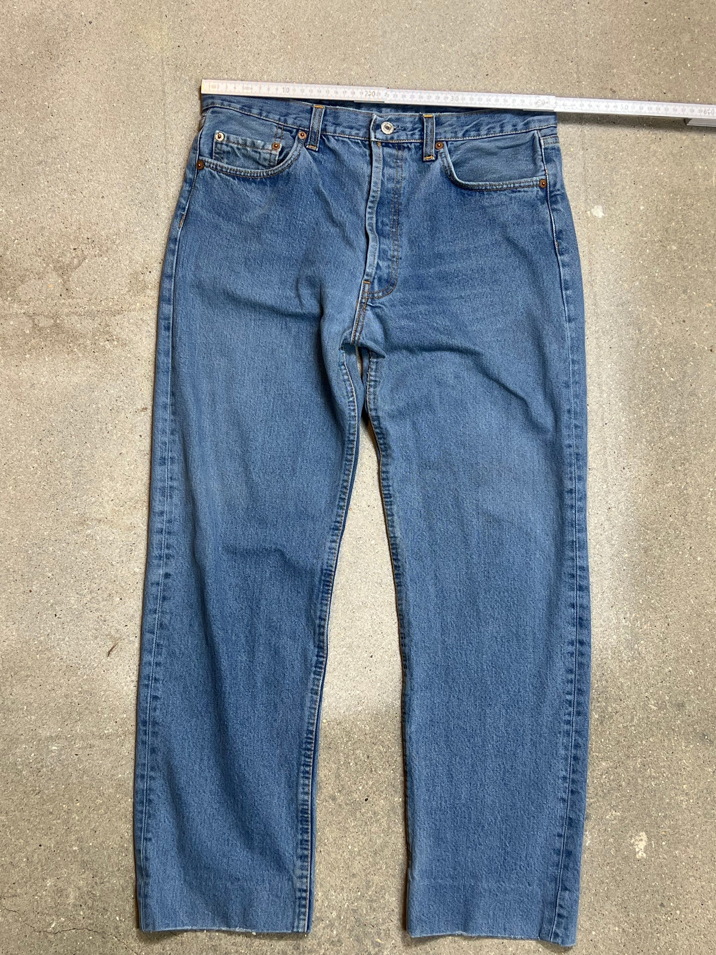 Levi's 501 Jeans Heller, gewaschener Vintage-Denim (W34" L32")