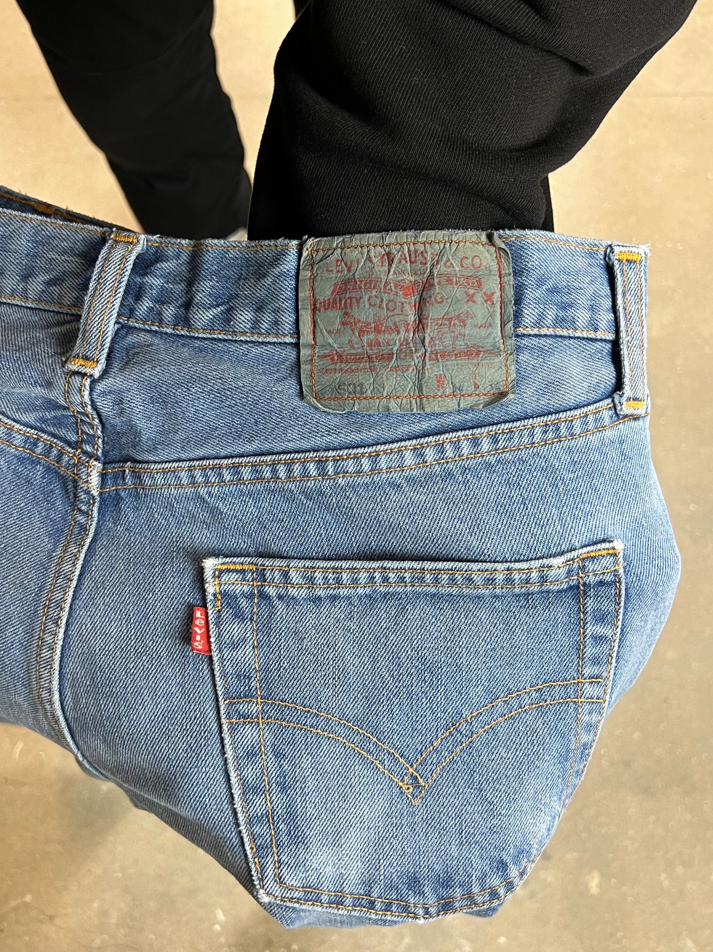 Levi's 501 Jeans Heller, gewaschener Vintage-Denim (W34" L32")