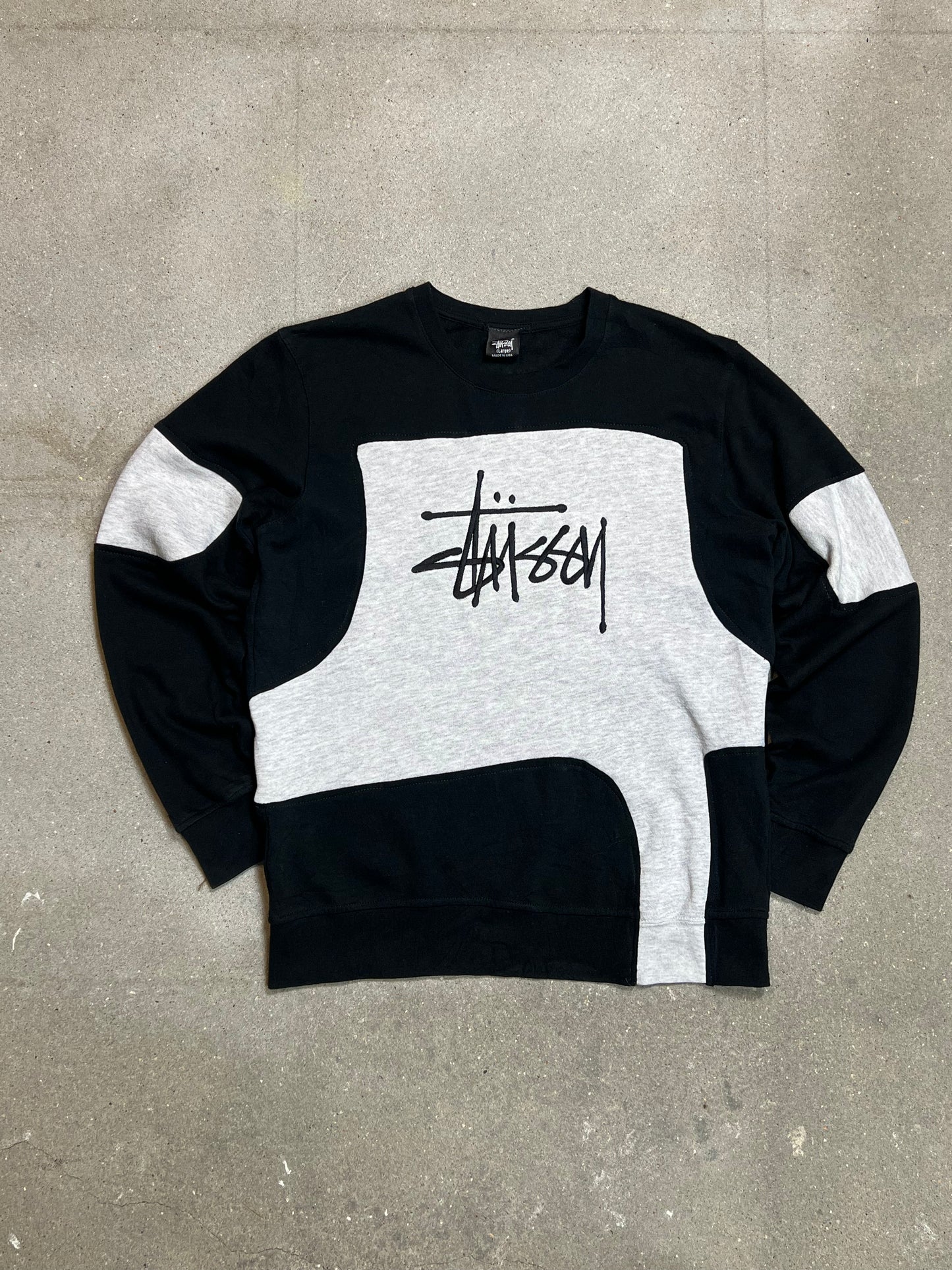 NAVYGRAUES VINTAGE STÜSSY REWORK SWEATSHIRT (XL)