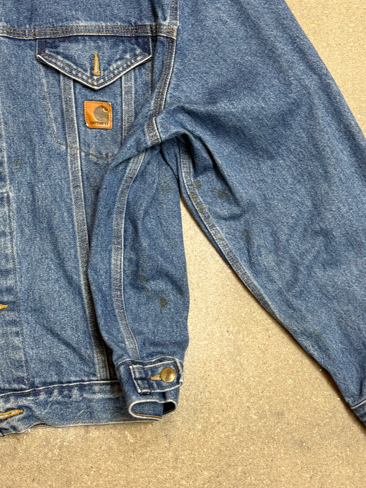 2005 Y2K Carhartt Jeans Jacket J12 DST Mens Medium Blue Denim Trucker Made in USA ( XL )