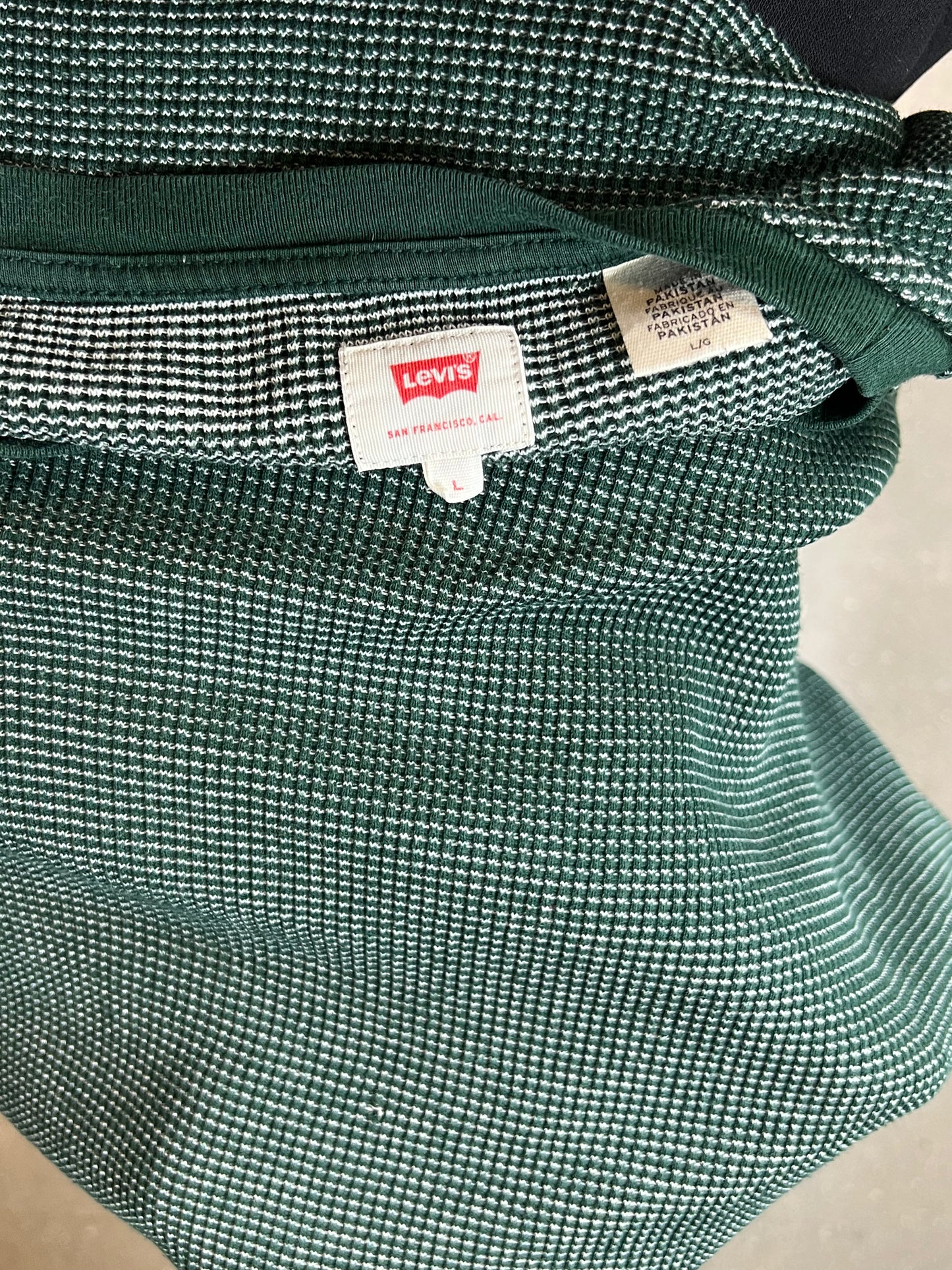 GRÜNER VINTAGE-LEVI'S-BAUMWOLLSTRICK (GROSS)