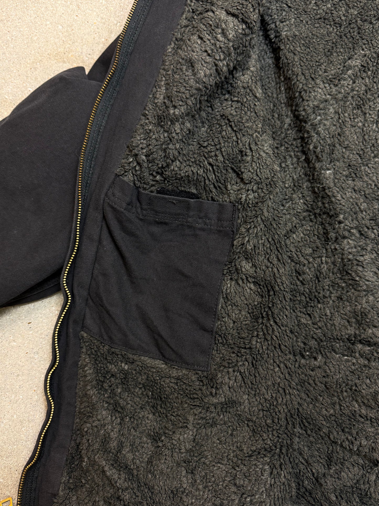 1990s Carhartt J141-BLK Mens Black Sherpa Lined Work Hooded Active Jacket (size XL Regular) Made in Mexico