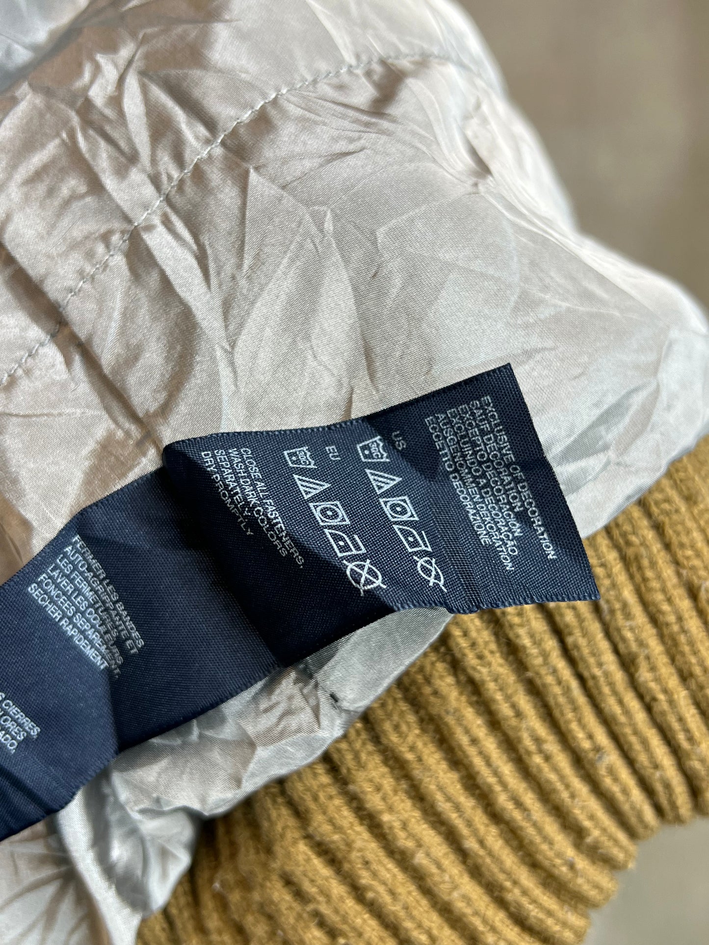 BEIGE SAND VINTAGE TOMMY HILFIGER WATTIERTE BOMBERJACKE (MITTEL)