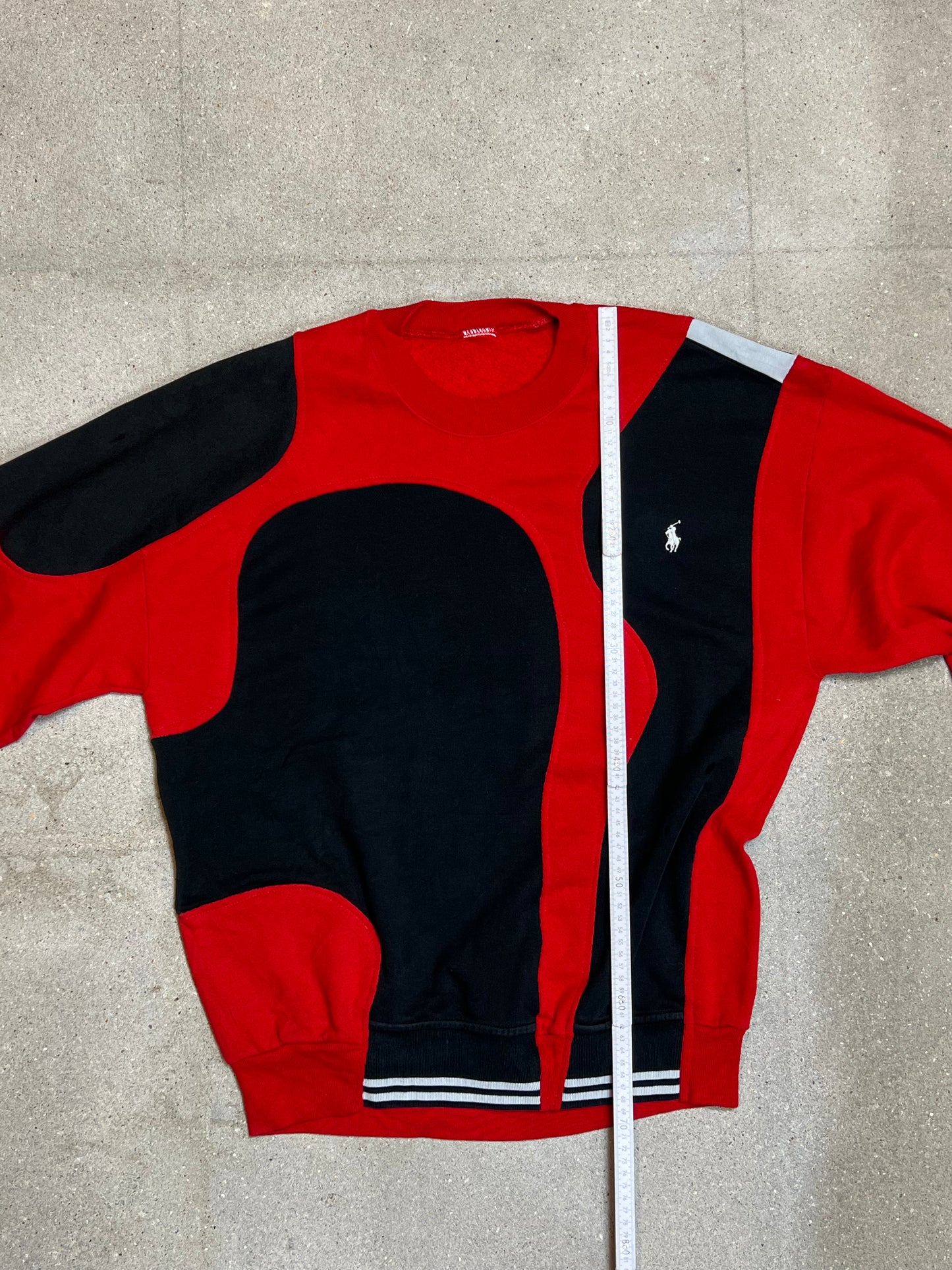 SCHWARZROTES VINTAGE-SWEATSHIRT VON RALPH LAUREN REWORK (GROSS)