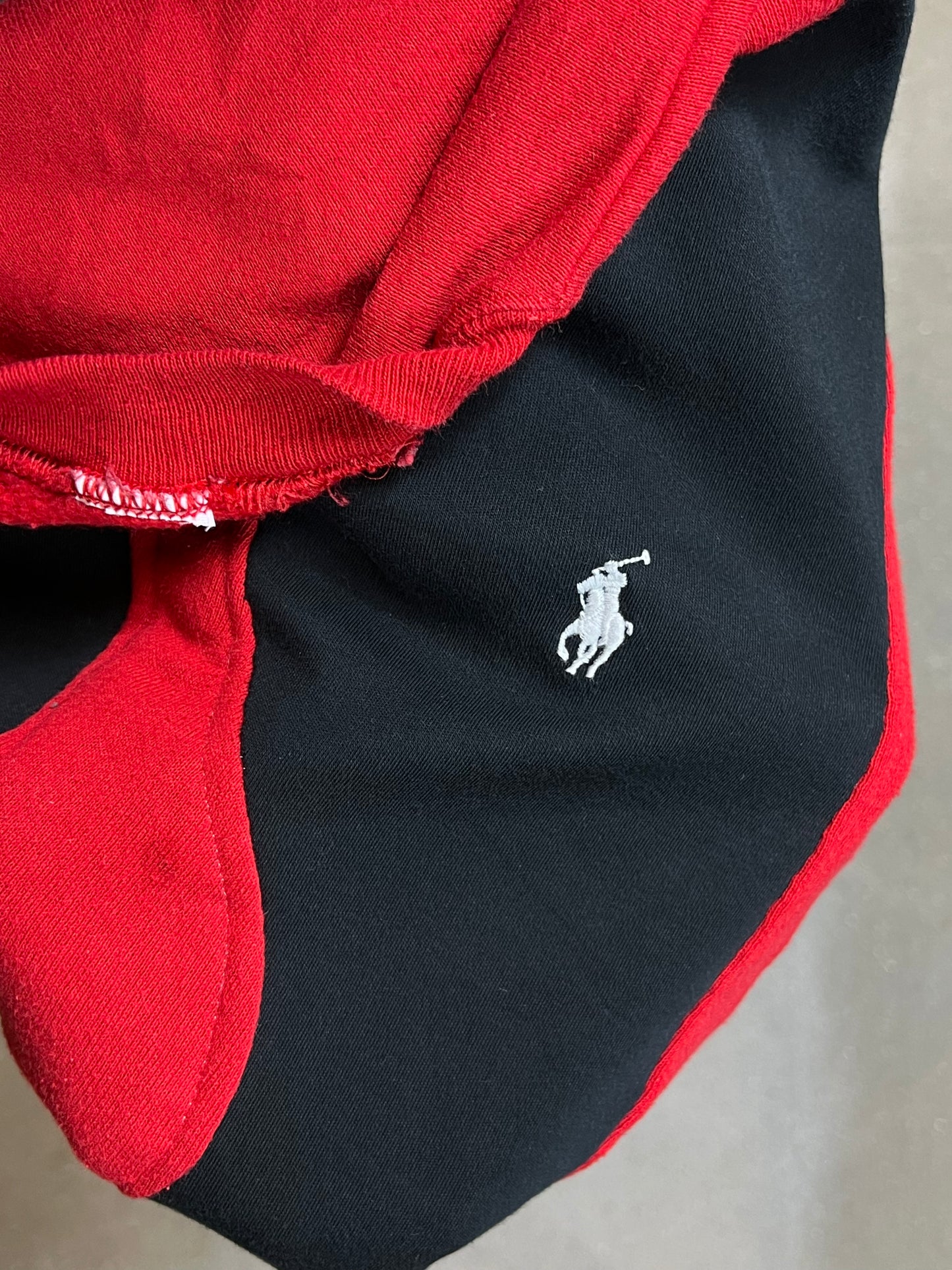 SCHWARZROTES VINTAGE-SWEATSHIRT VON RALPH LAUREN REWORK (GROSS)
