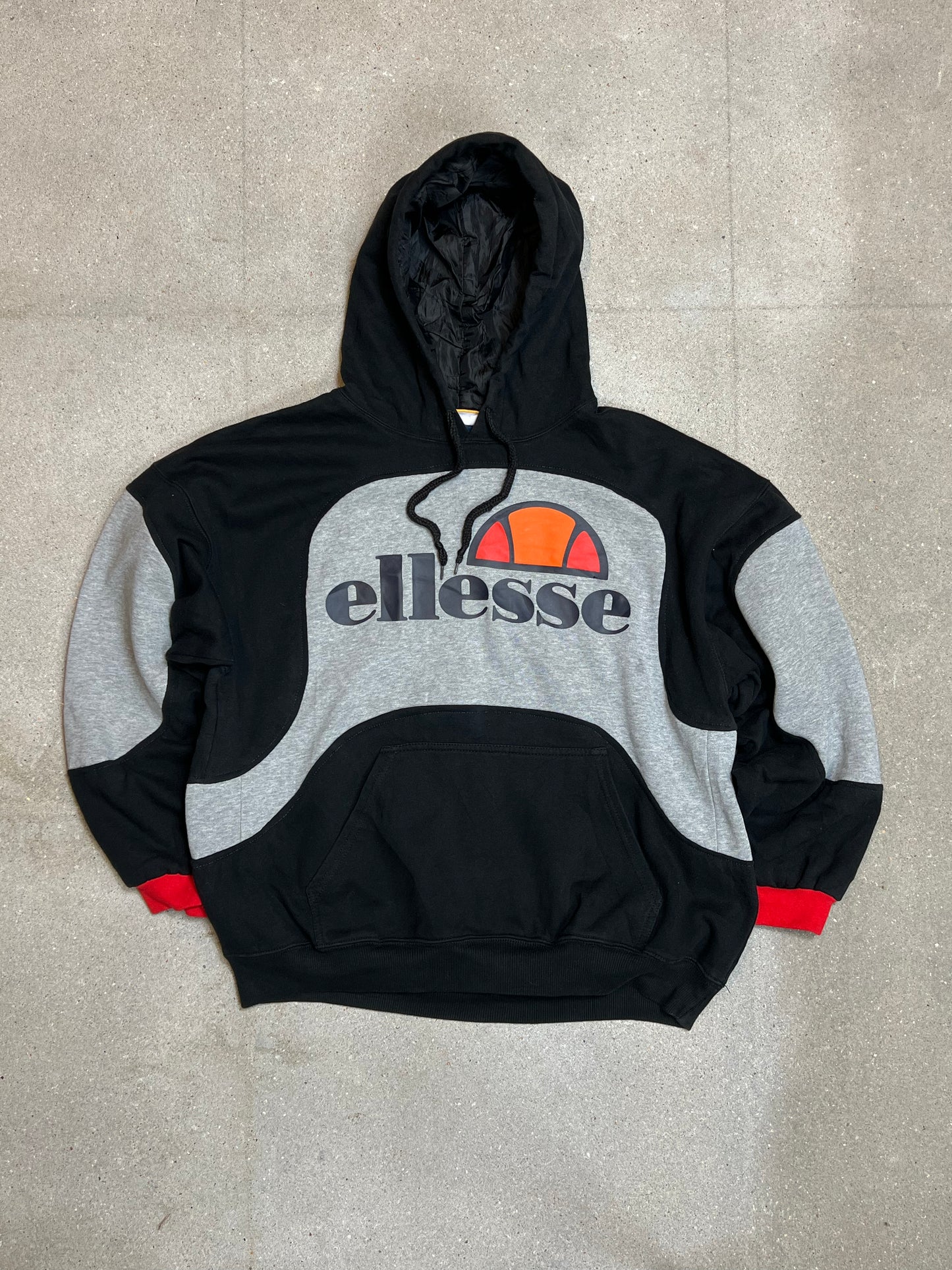GRAU SCHWARZ ROT VINTAGE ELESSE REWORK HOODIE (XL)