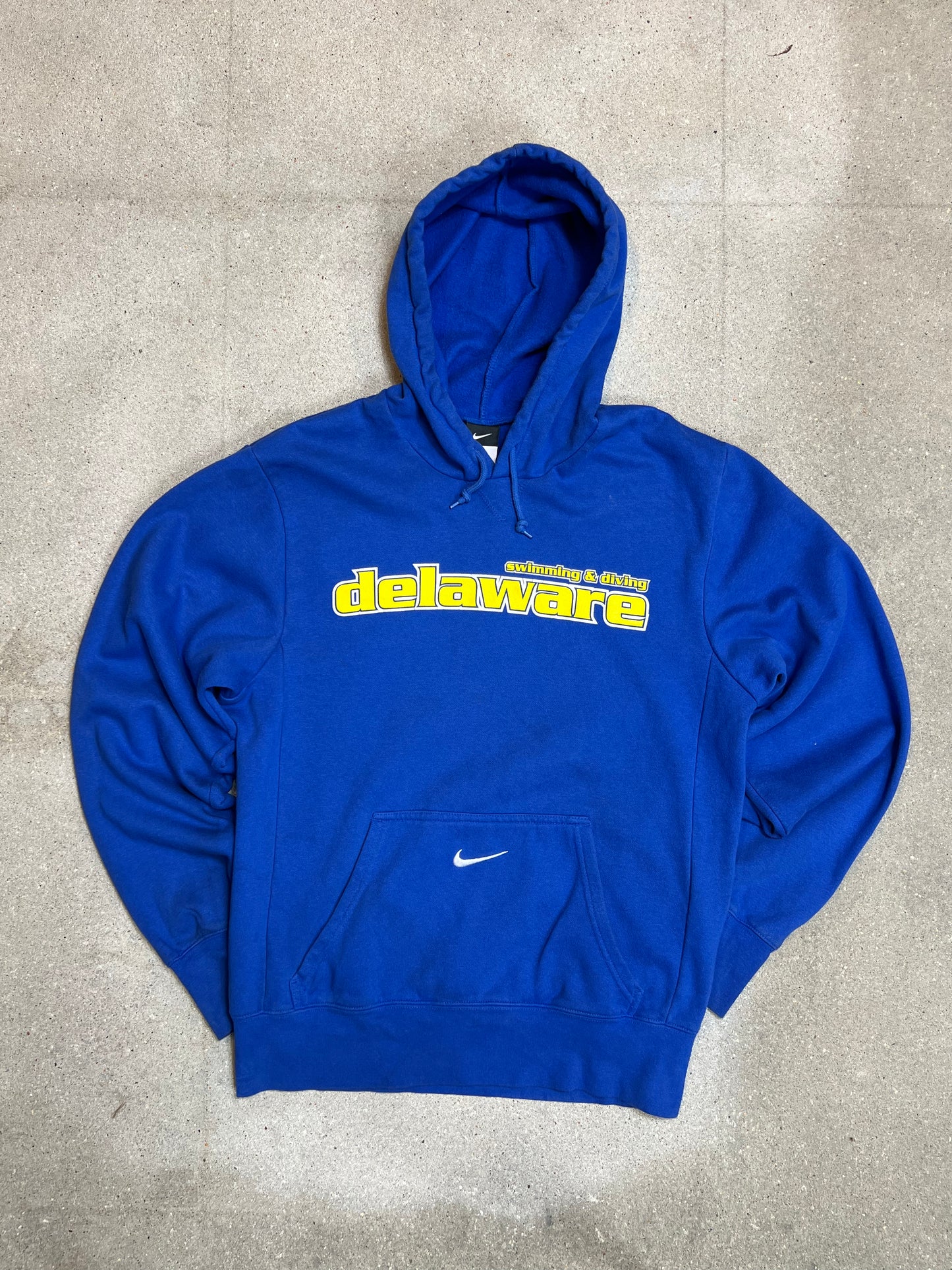 VERBLISSTER SCHWARZER VINTAGE NIKE „CENTER SWOOSH“ UNIVERSITY HOODIE (S)
