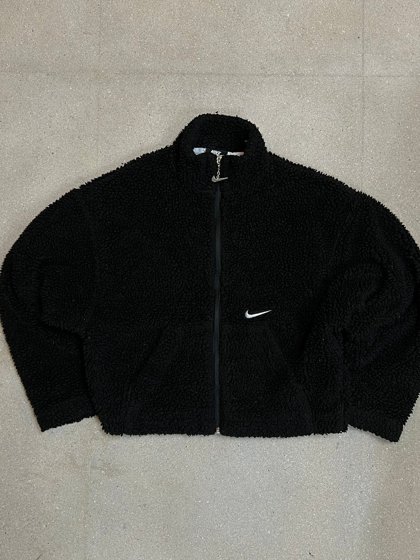 Black vintage Nike big swoosh backprint cropped teddy sherpa jacket (Medium)