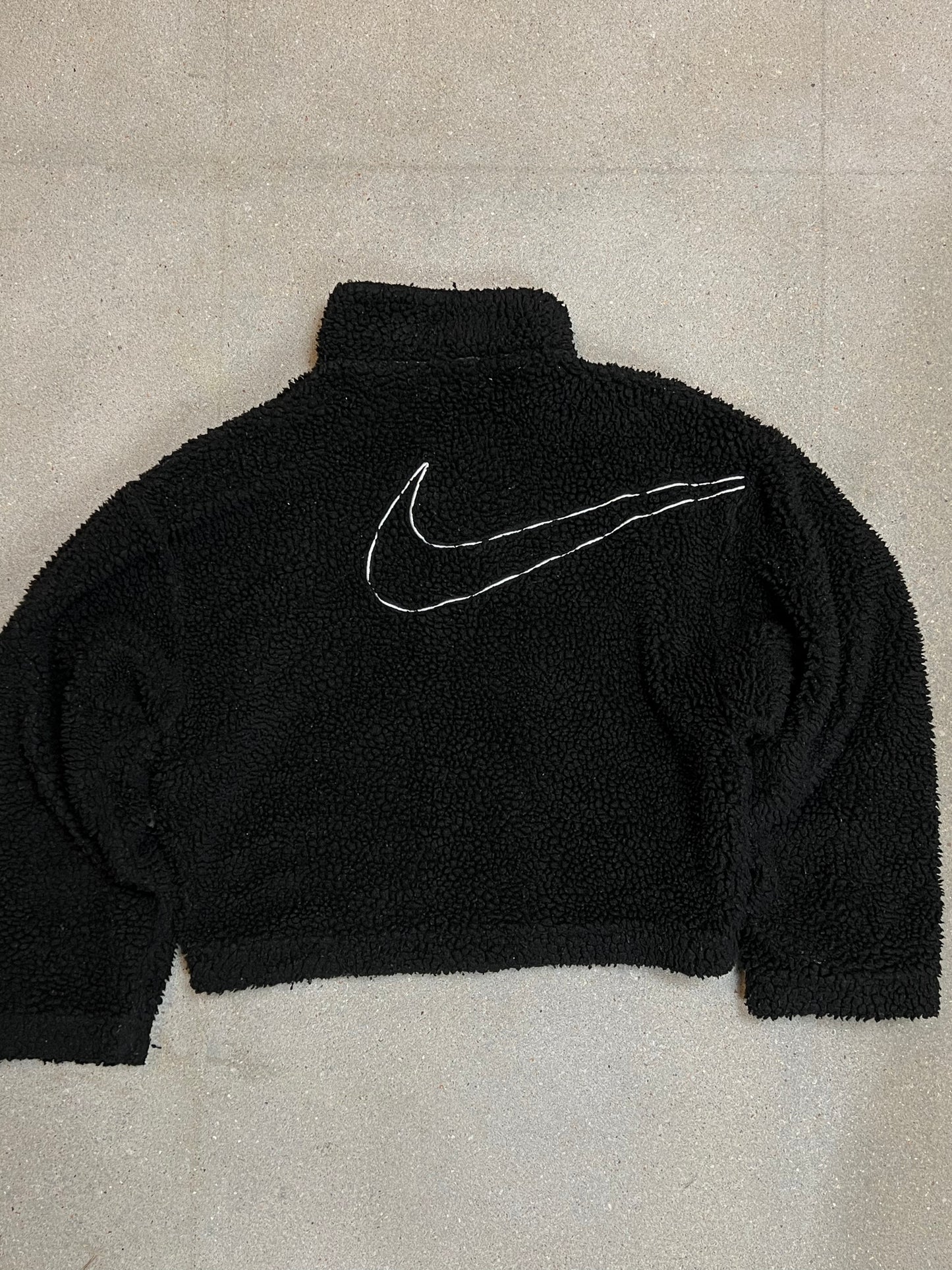 Black vintage Nike big swoosh backprint cropped teddy sherpa jacket (Medium)
