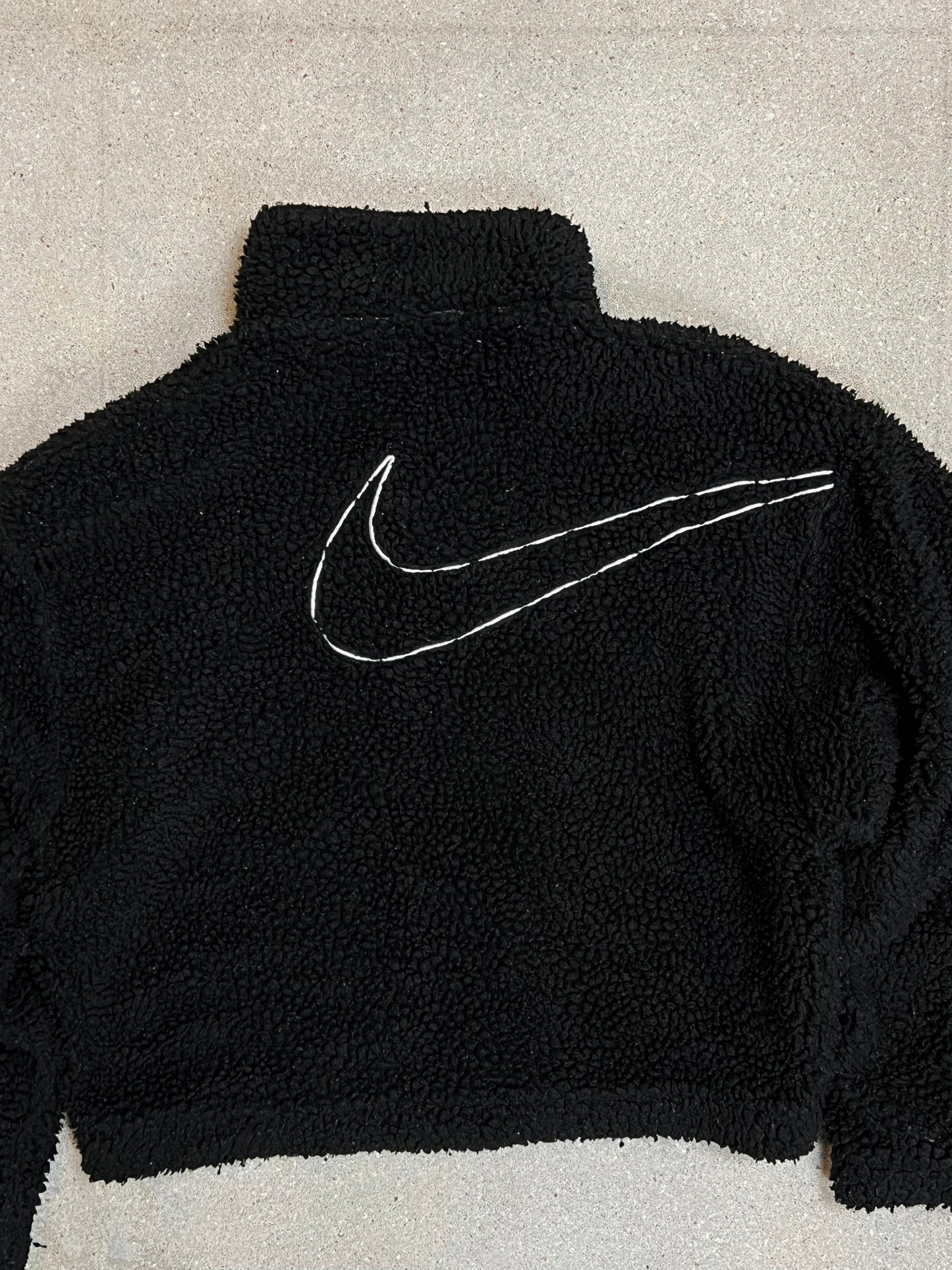 Black vintage Nike big swoosh backprint cropped teddy sherpa jacket (Medium)