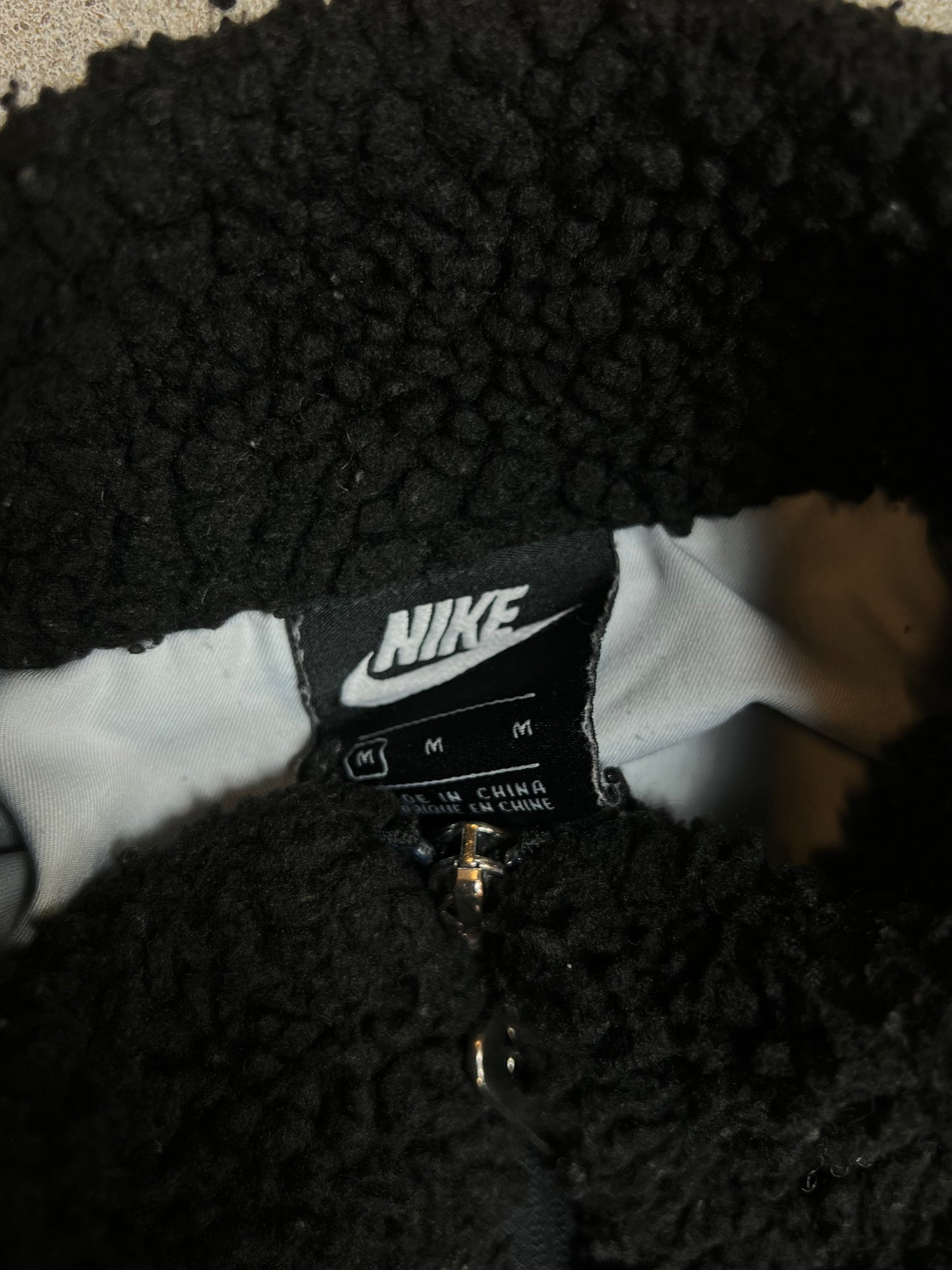 Black vintage Nike big swoosh backprint cropped teddy sherpa jacket (Medium)