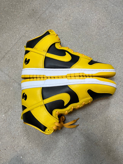 NIKE DUNK HI RETRO PRM x WU-TANG CLAN SCHWARZ/POLLEN-WEISS (EU 45 + EU 43)