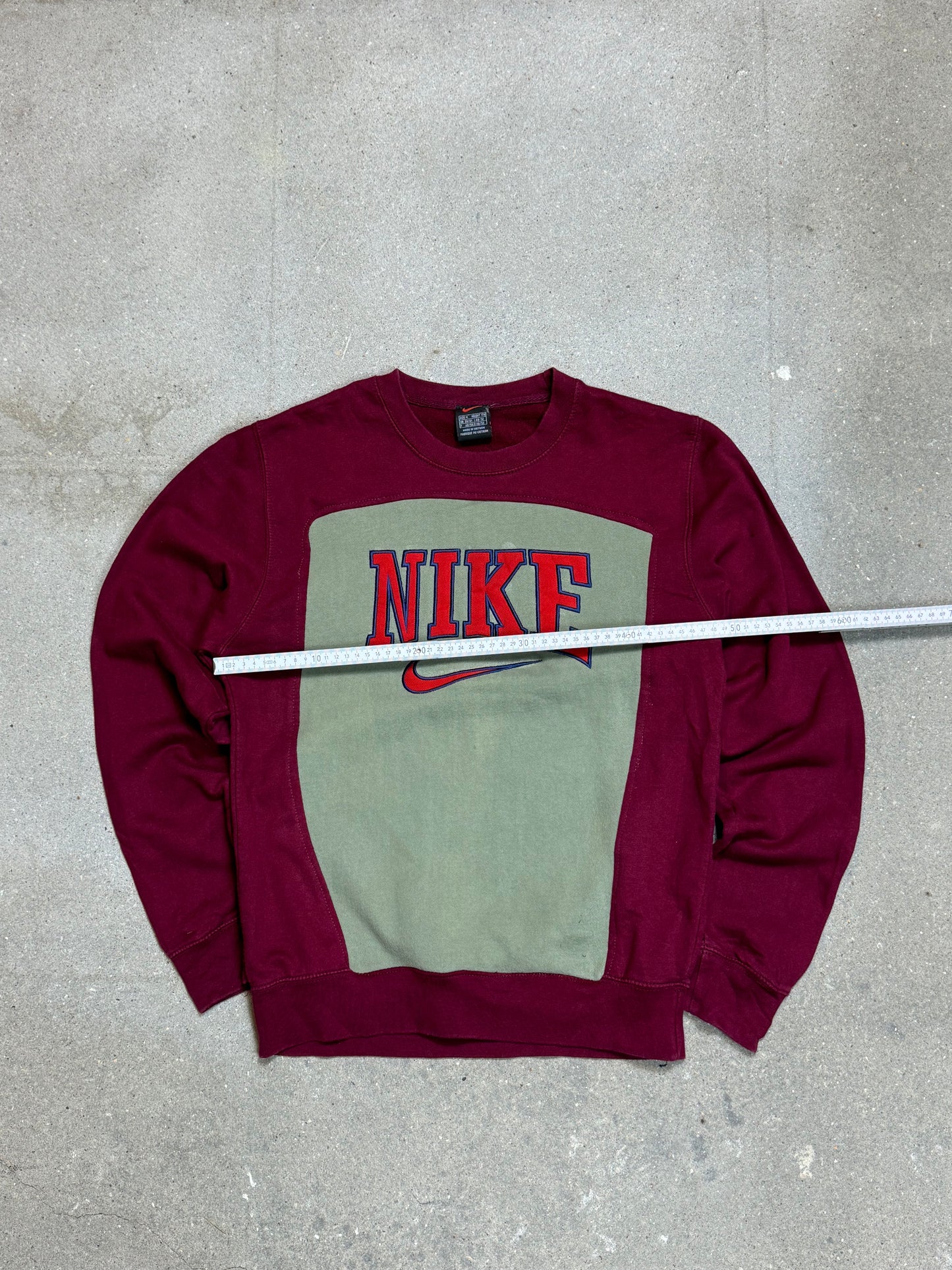 NIKE SWOOSH LOGO REWORK SWEATSHIRT (KLEIN)