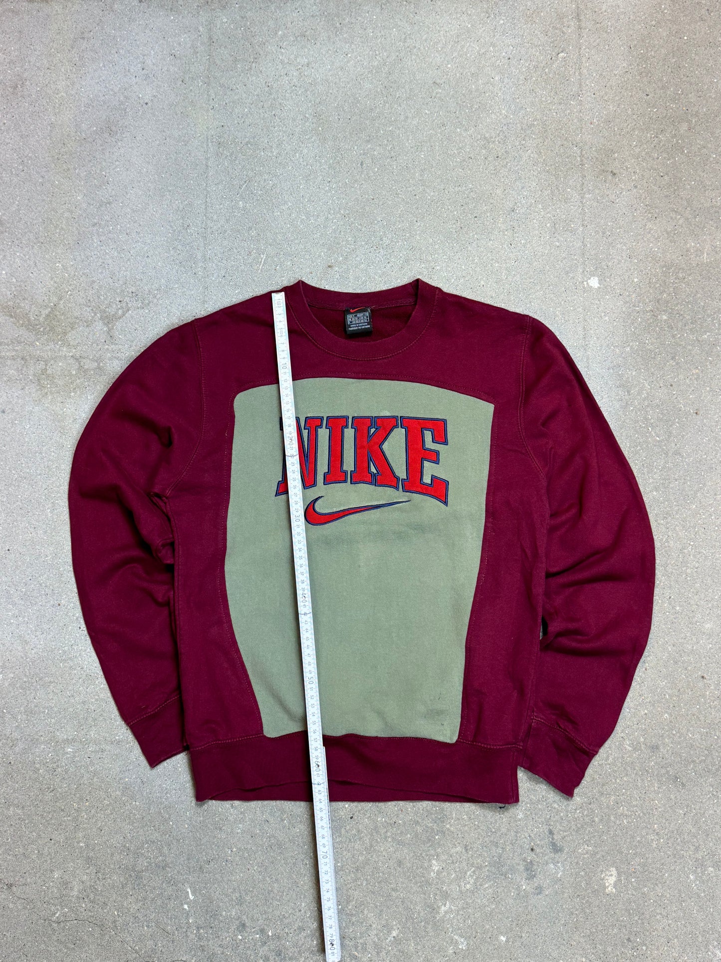 NIKE SWOOSH LOGO REWORK SWEATSHIRT (KLEIN)