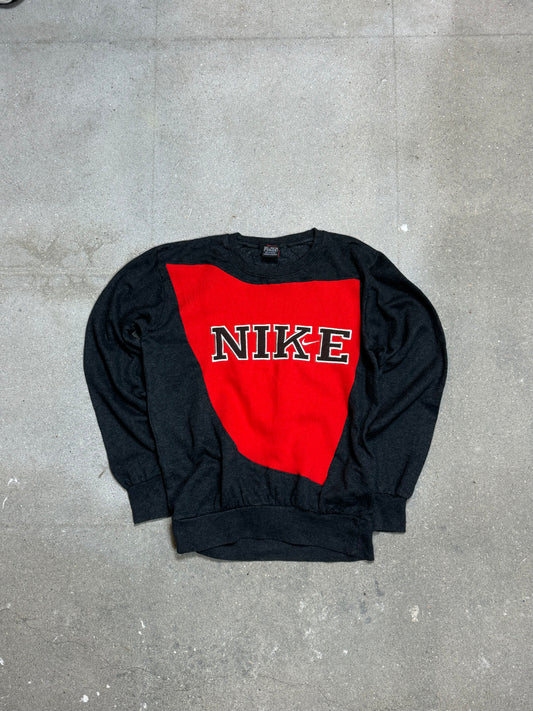 NIKE SPELLOUT REWORK SWEATSHIRT (KLEIN)