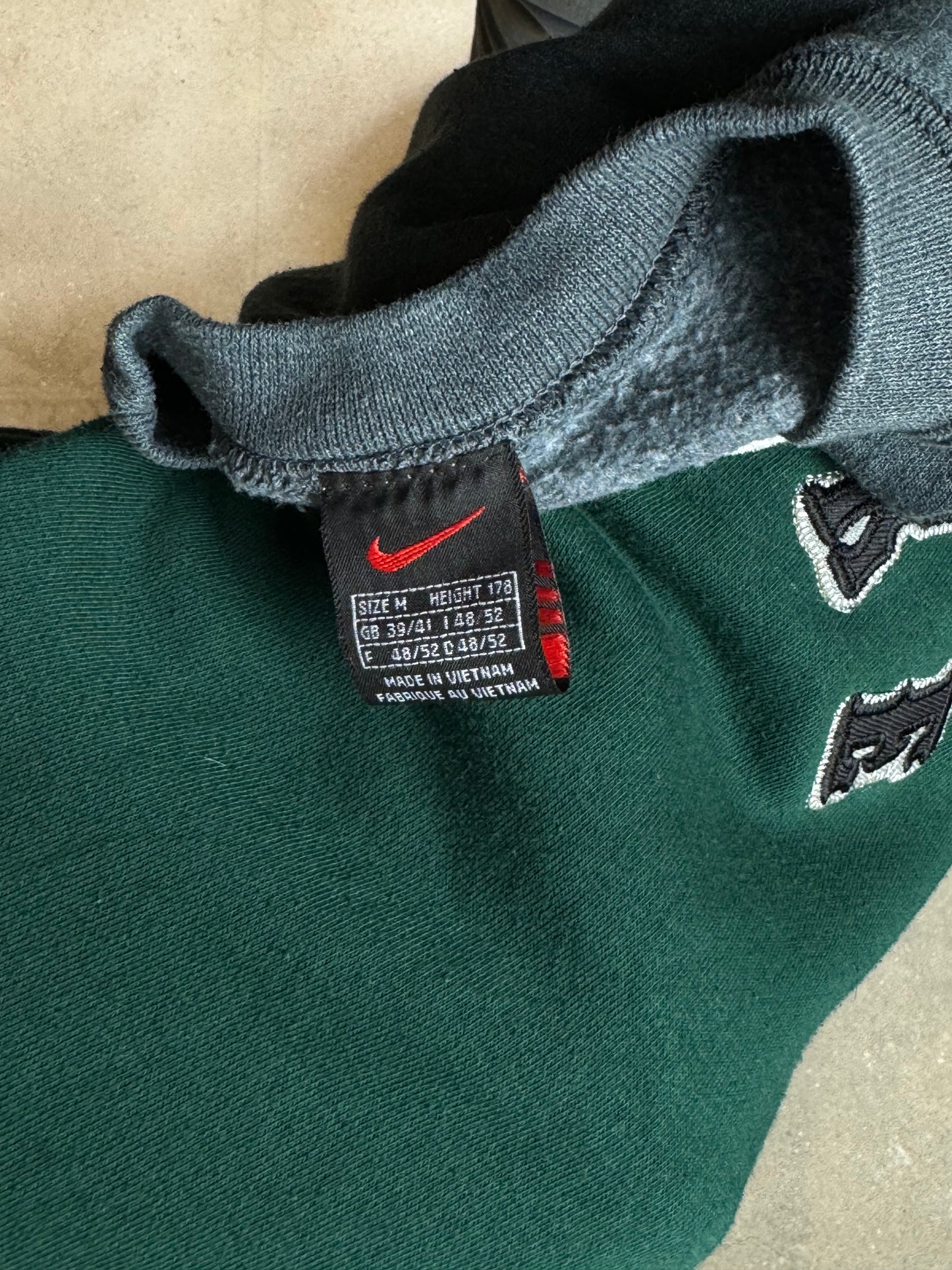 NIKE BASKETBALL REWORK SWEATSHIRT (KLEIN)