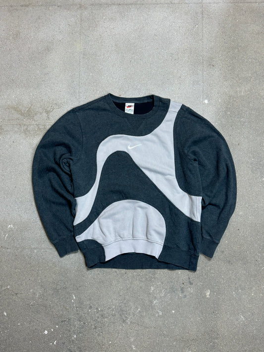 NIKE VINTAGE MINI SWOOSH REWORK SWEATSHIRT (MITTEL)
