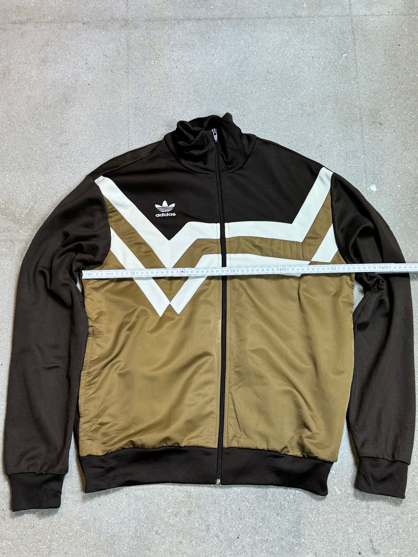 BROWN ADIDAS VINTAGE TRACKJACKEt (LARGE)