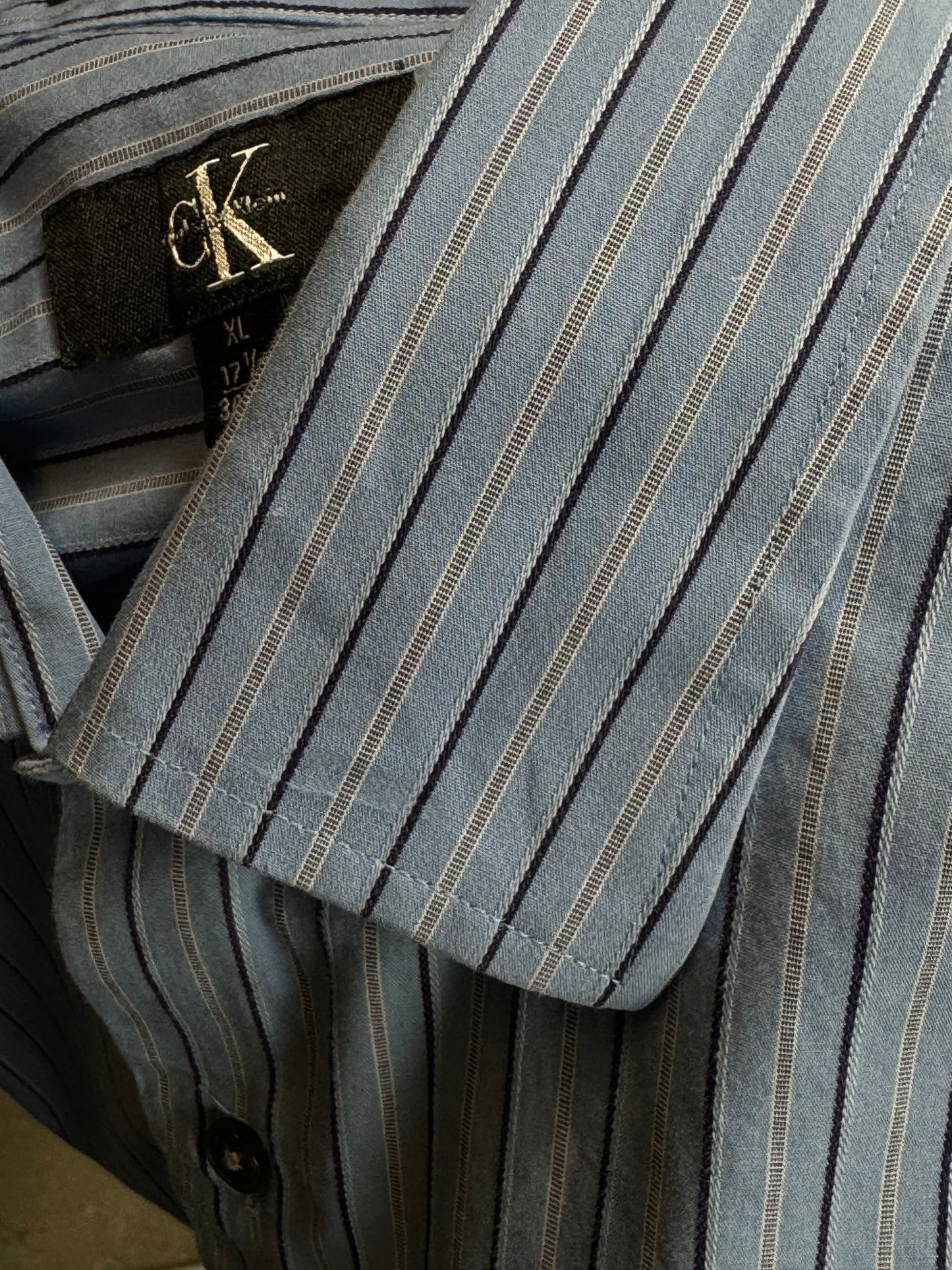 HELLBLAUES VINTAGE CALVIN KLEIN HEMD (XL)