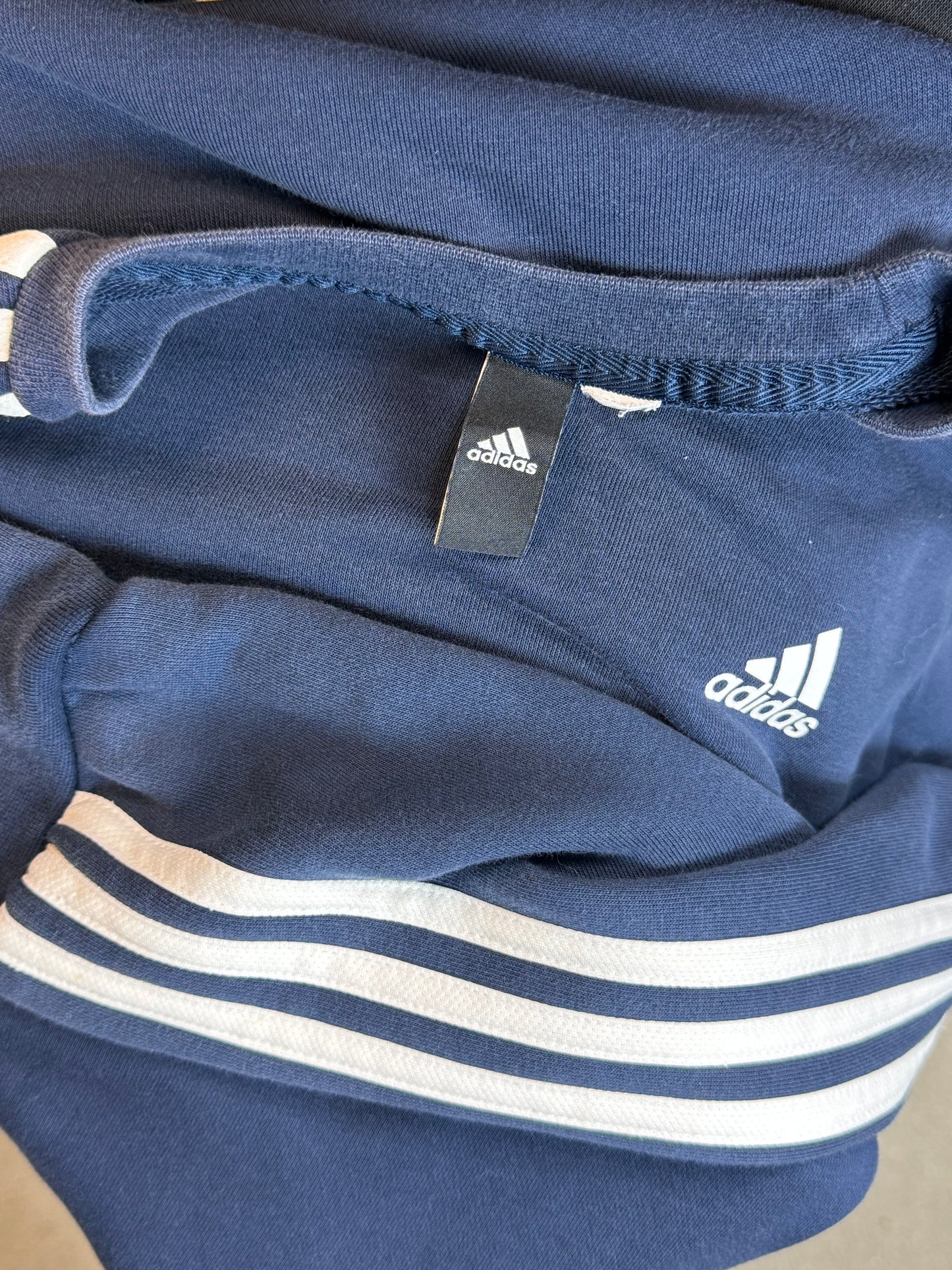 DUNKELBLAUES VINTAGE-SWEATSHIRT ADIDAS (KLEIN)