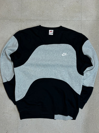 GREY BLACK VINTAGE NIKE RENEWED UPCYCLED  SWEATSHIRT (MEDIUM)